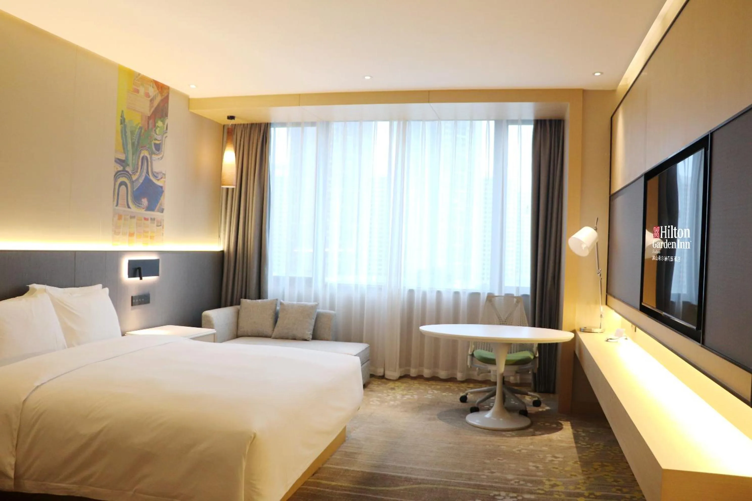Bedroom, Bed in Hilton Garden Inn Foshan