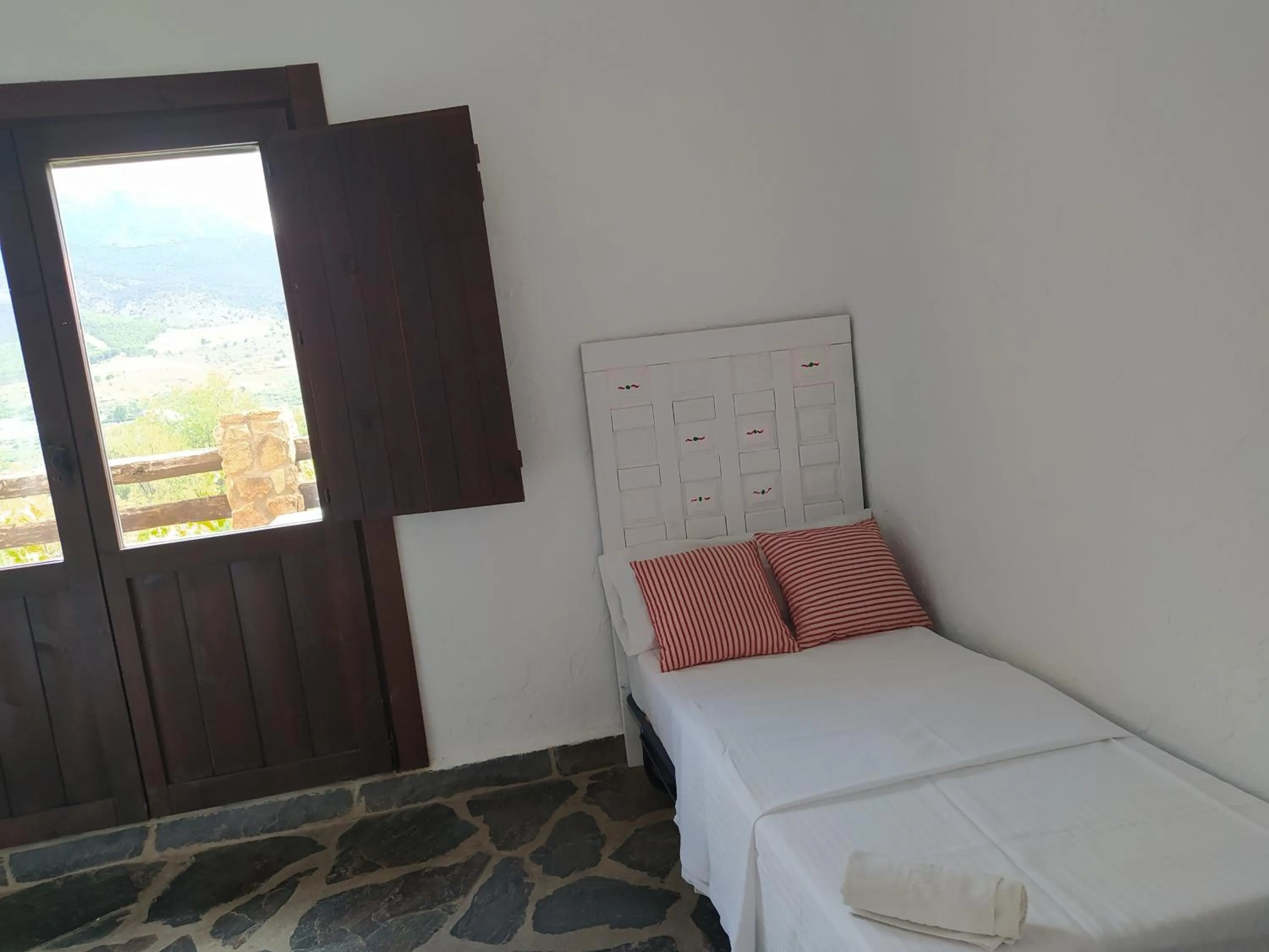 Bed in Hotel Rural La Marmita de Ahlam