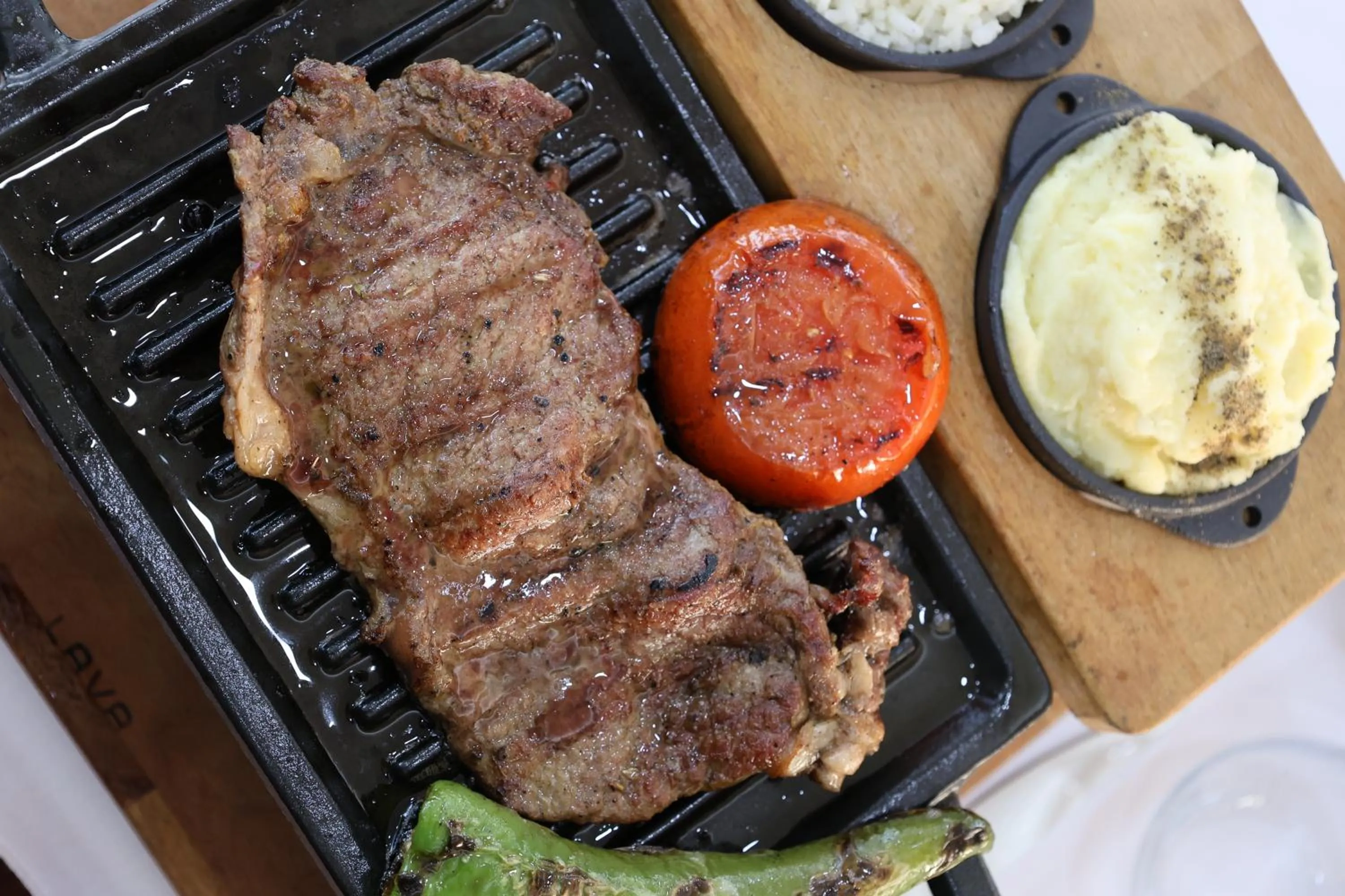 Food and drinks in Cavit Duvan Prestige Hotel