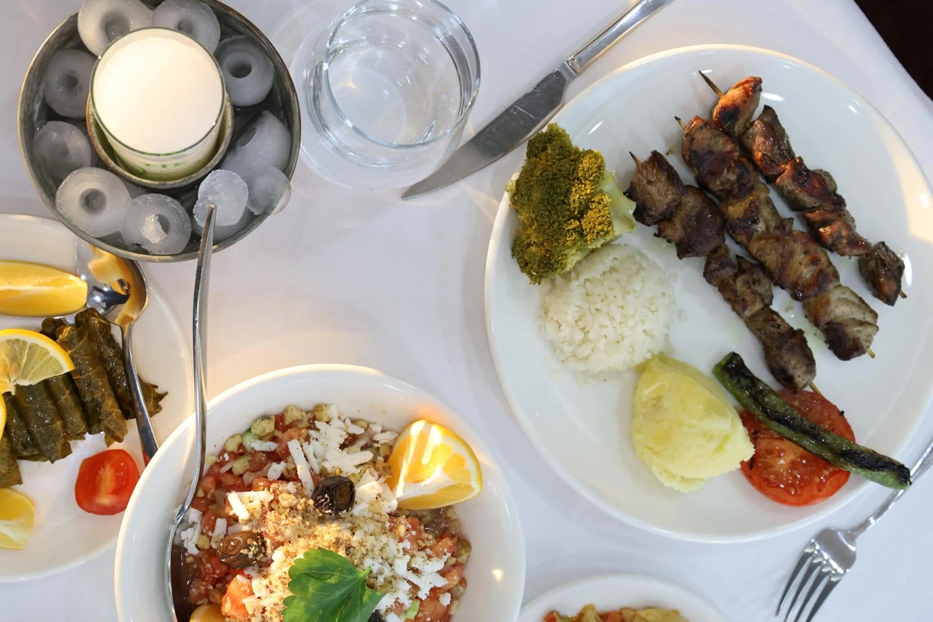 Food and drinks in Cavit Duvan Prestige Hotel