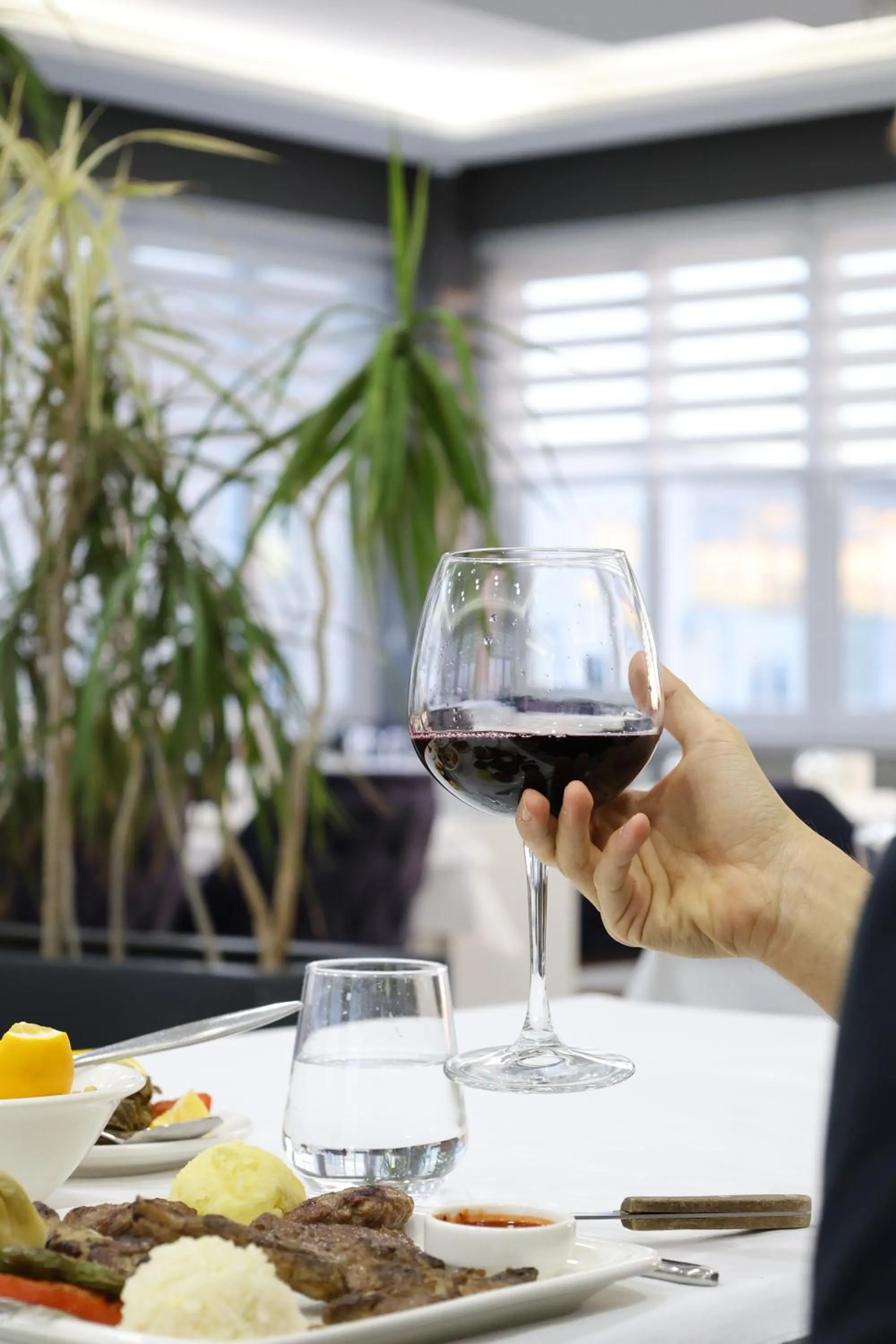 Restaurant/places to eat in Cavit Duvan Prestige Hotel