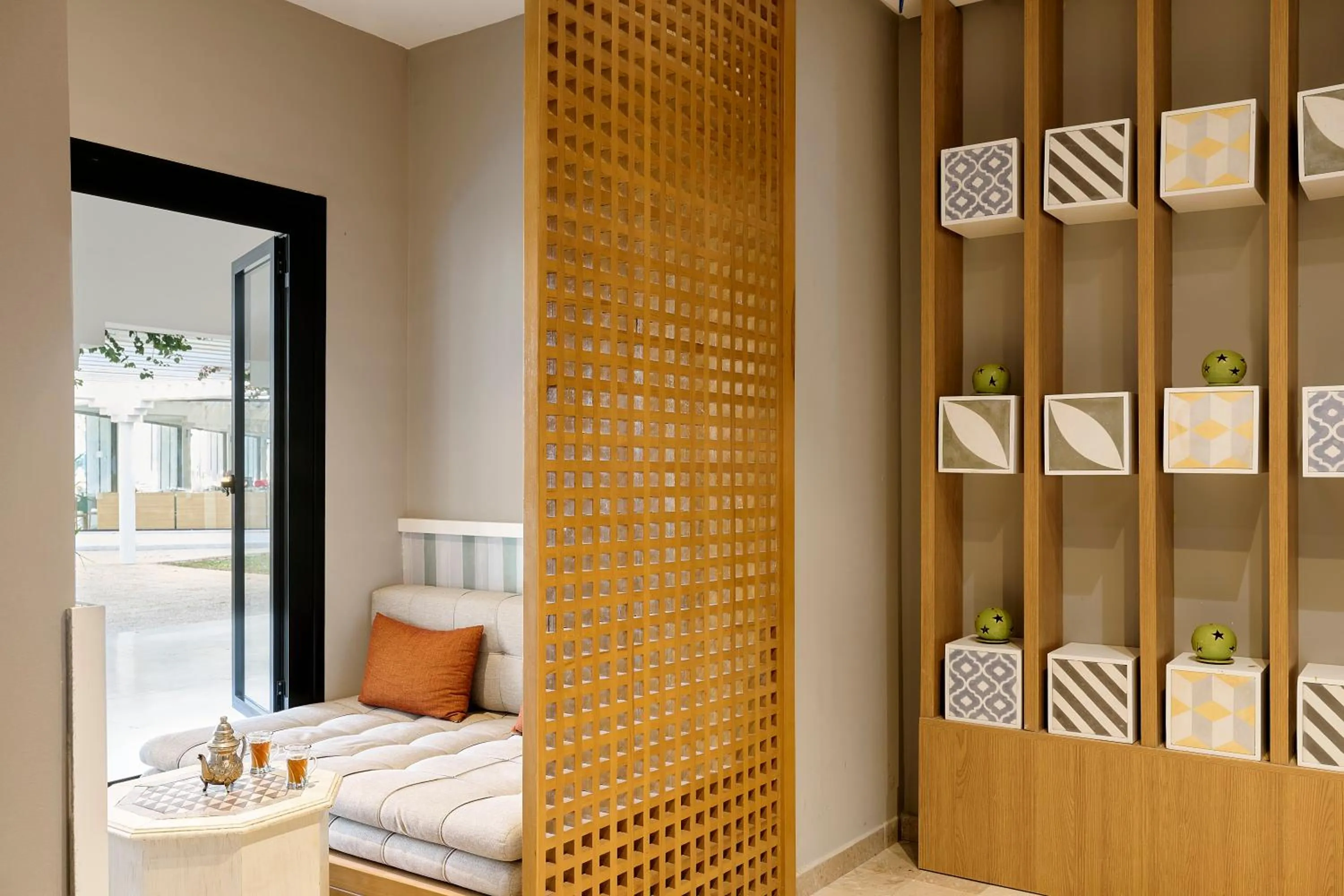 Lounge or bar in The Mirage Resort & SPA