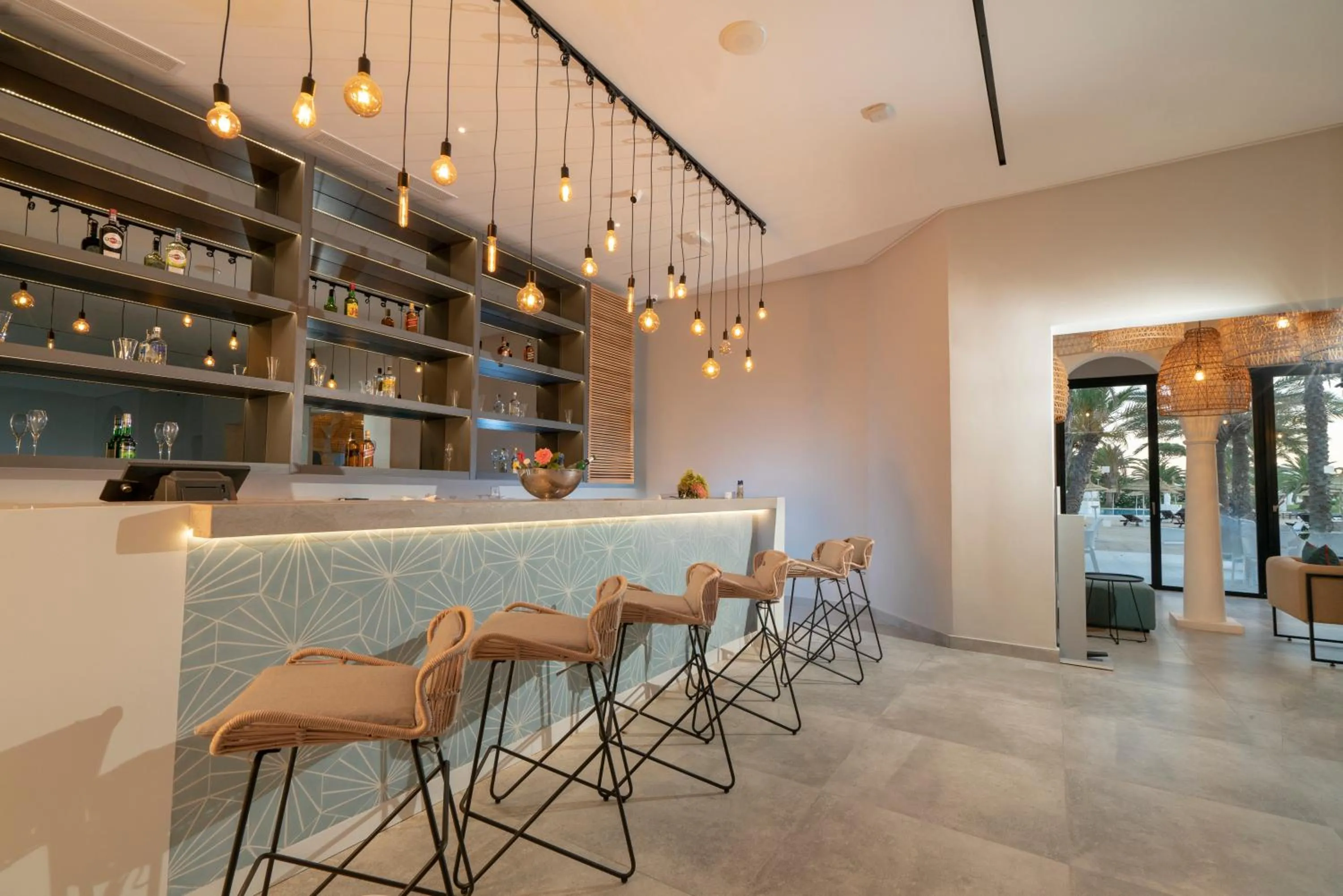 Lounge or bar in The Mirage Resort & SPA