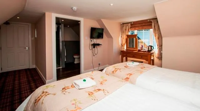 TV and multimedia, Bed in Glen Clova Hotel & Luxury Lodges