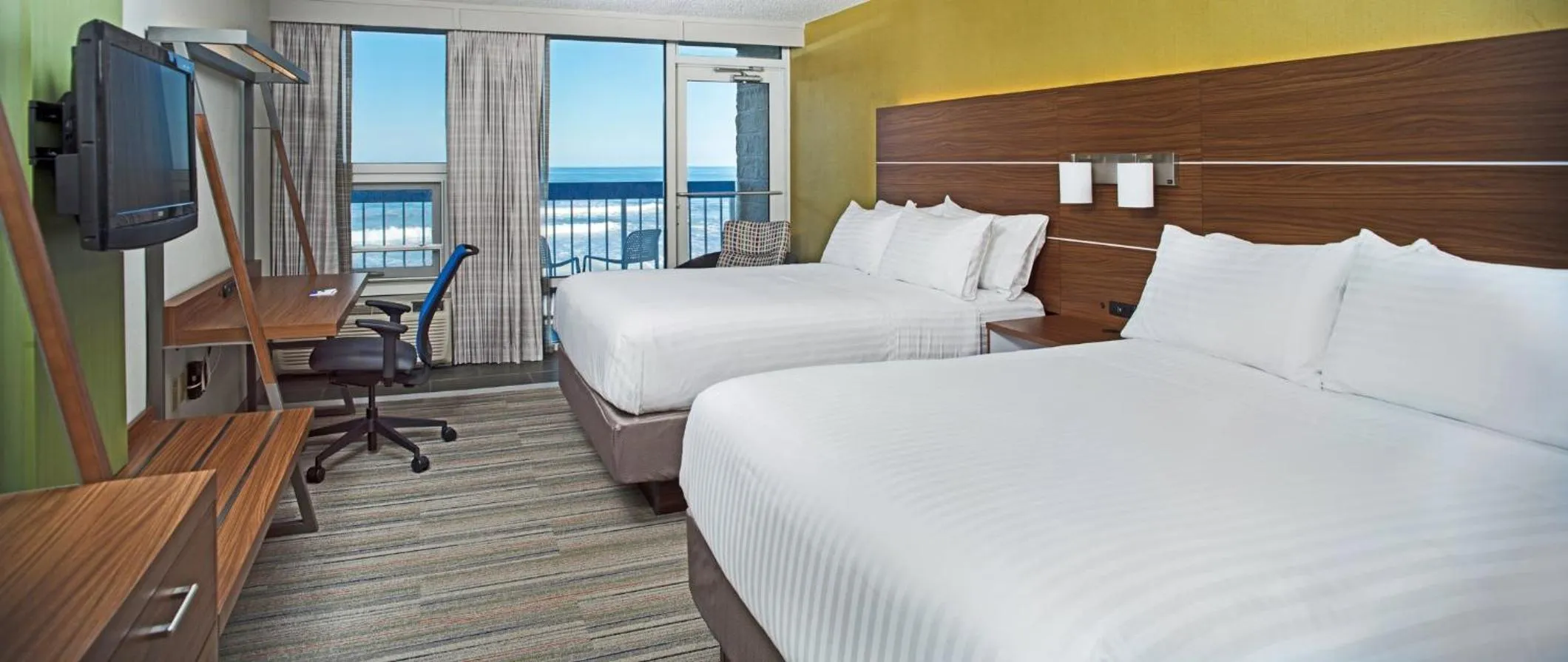 Photo of the whole room, Bed in Holiday Inn Express Nags Head Oceanfront by IHG