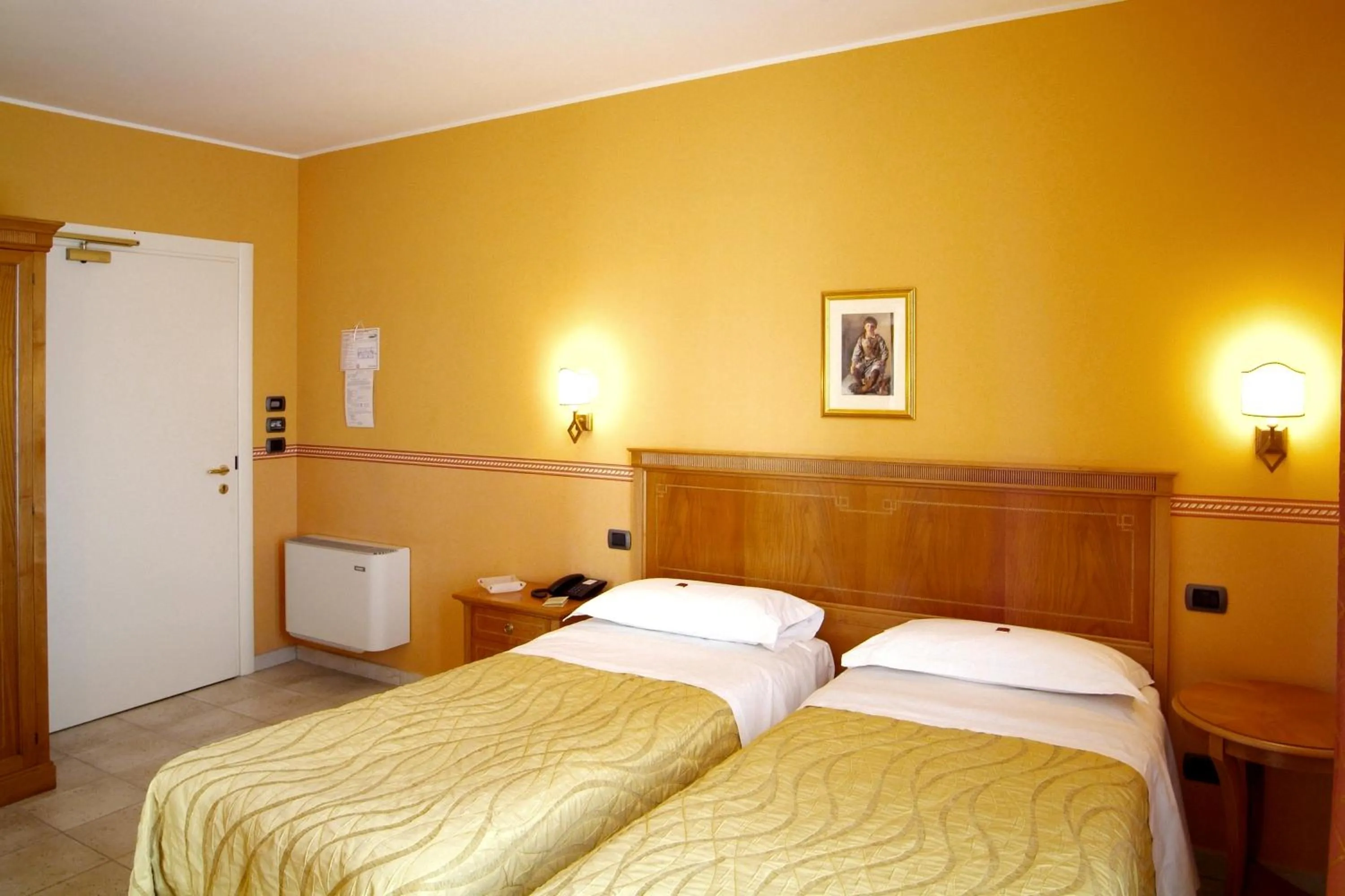 Bedroom, Bed in Hotel Ristorante Novecento