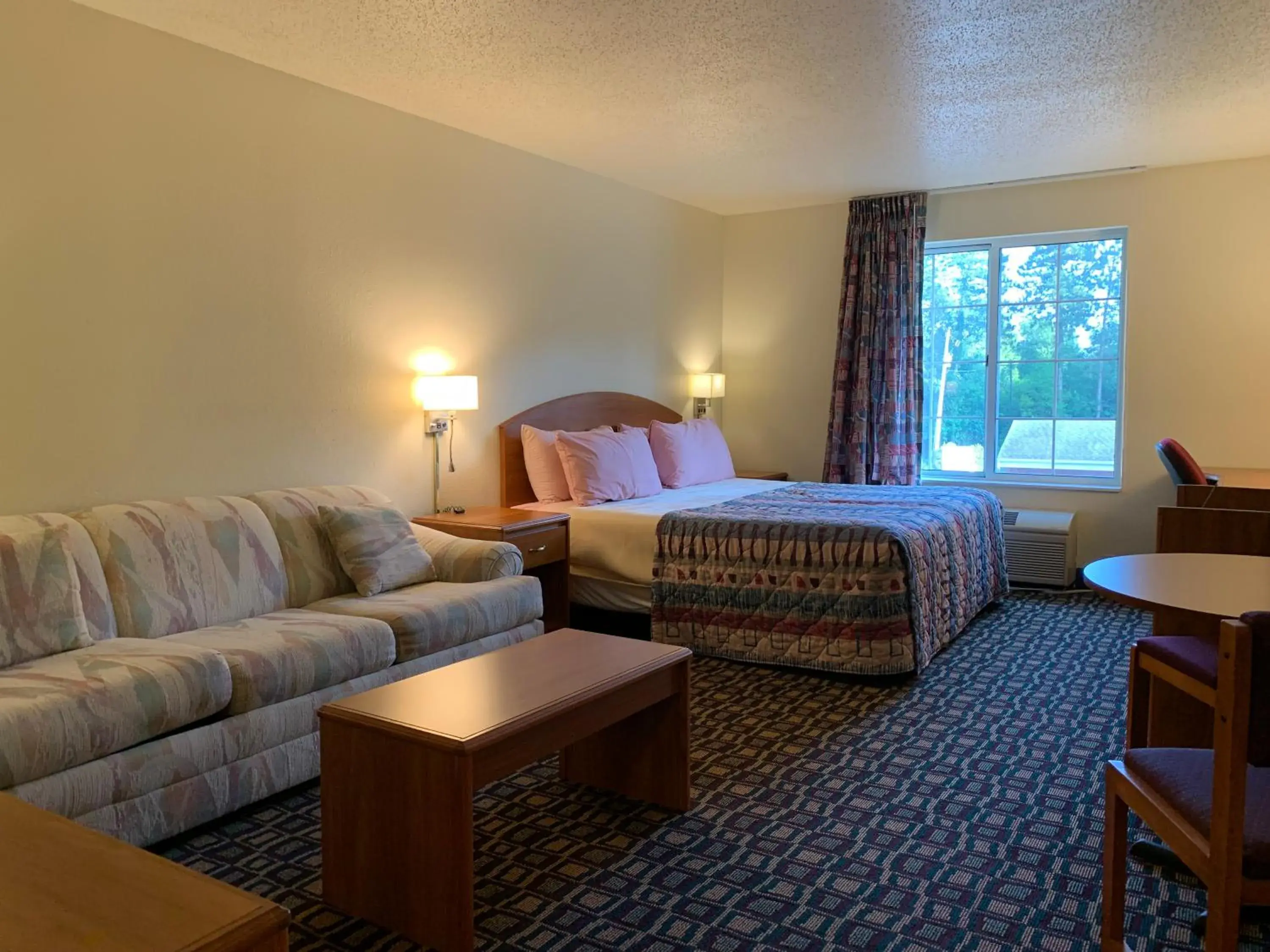 King Suite in Budget Host Inn King Suite in Budget Host Inn