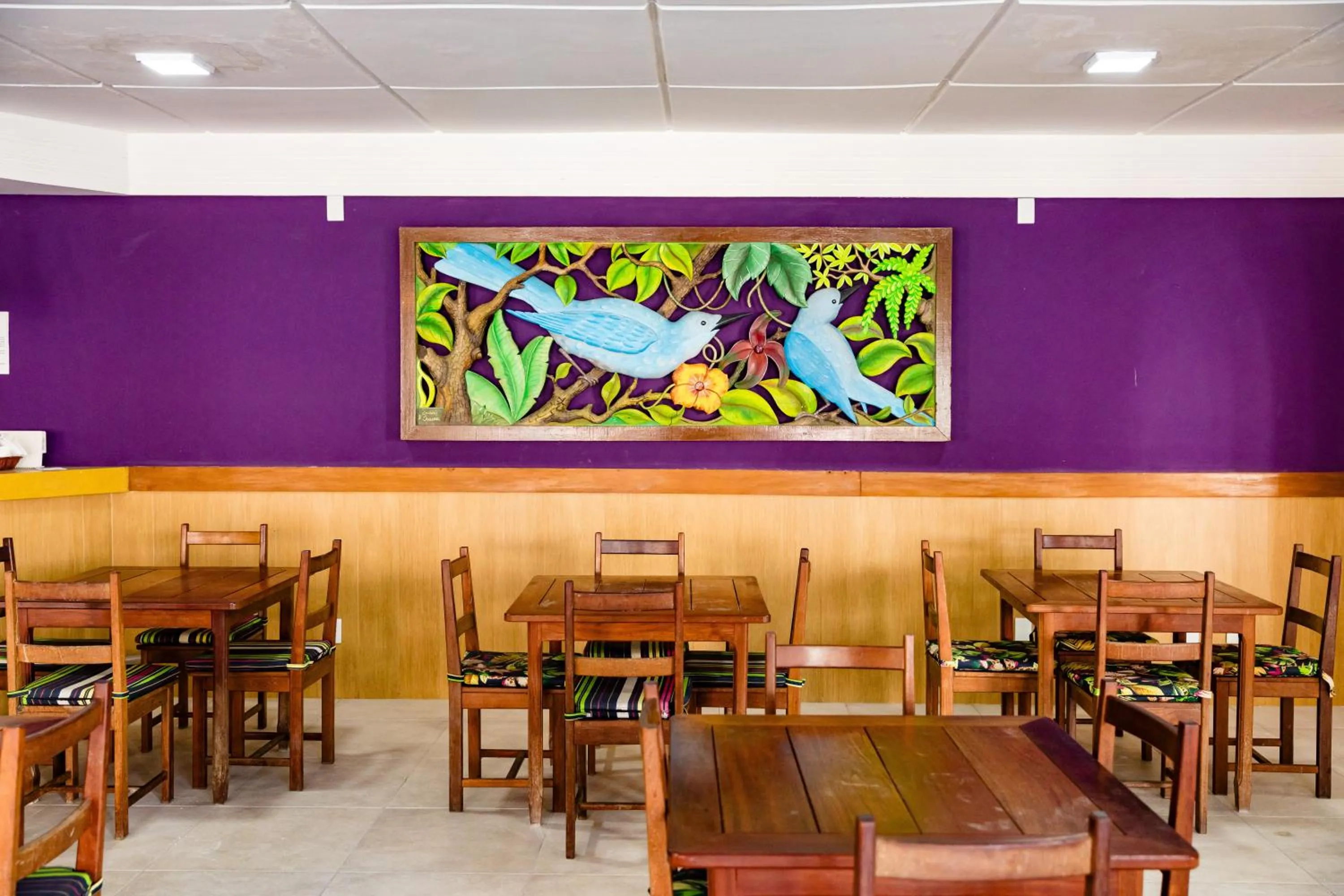 Restaurant/places to eat in Casa Blanca Park Hotel