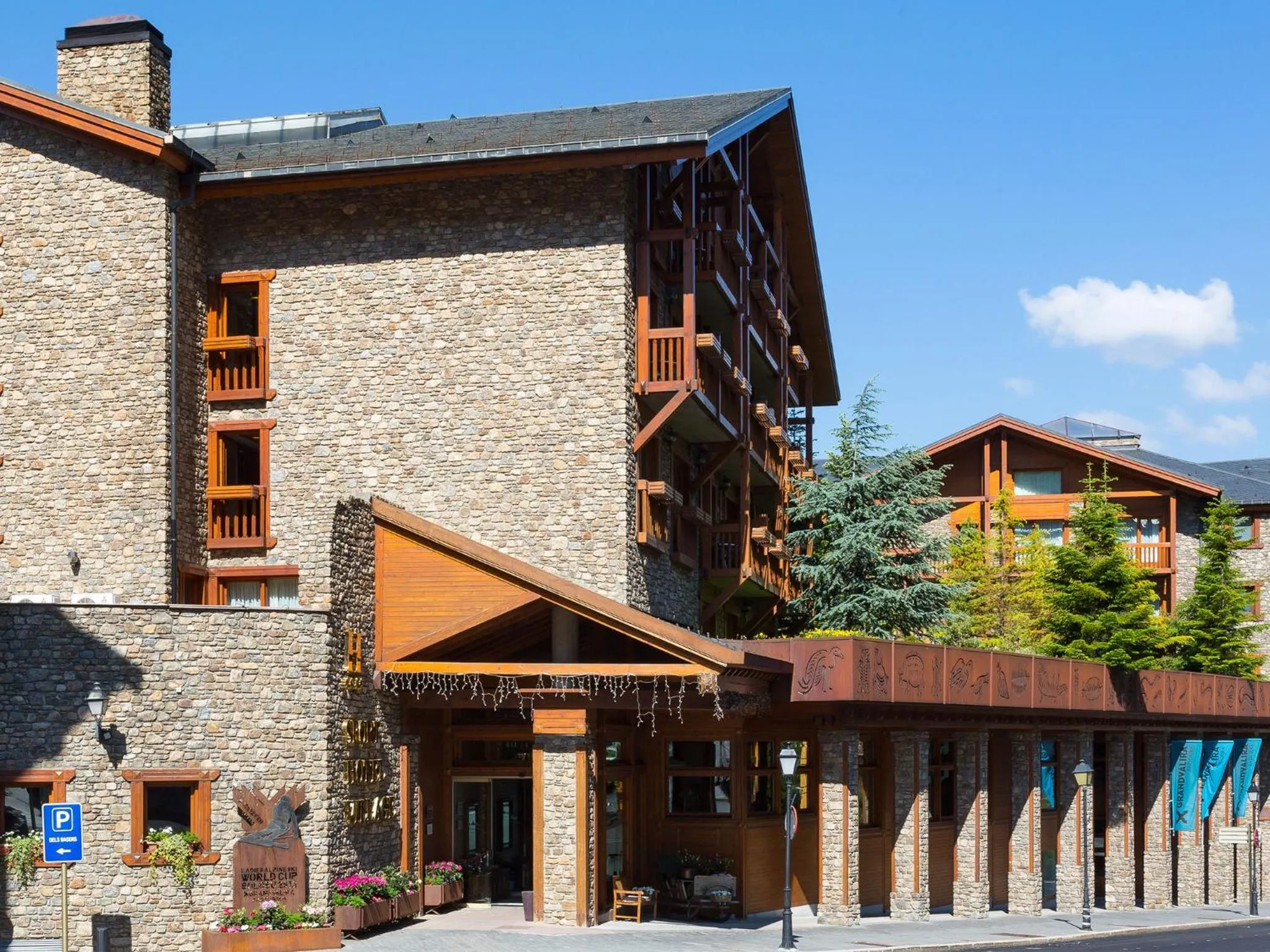 Facade/entrance in Sport Hotel Village