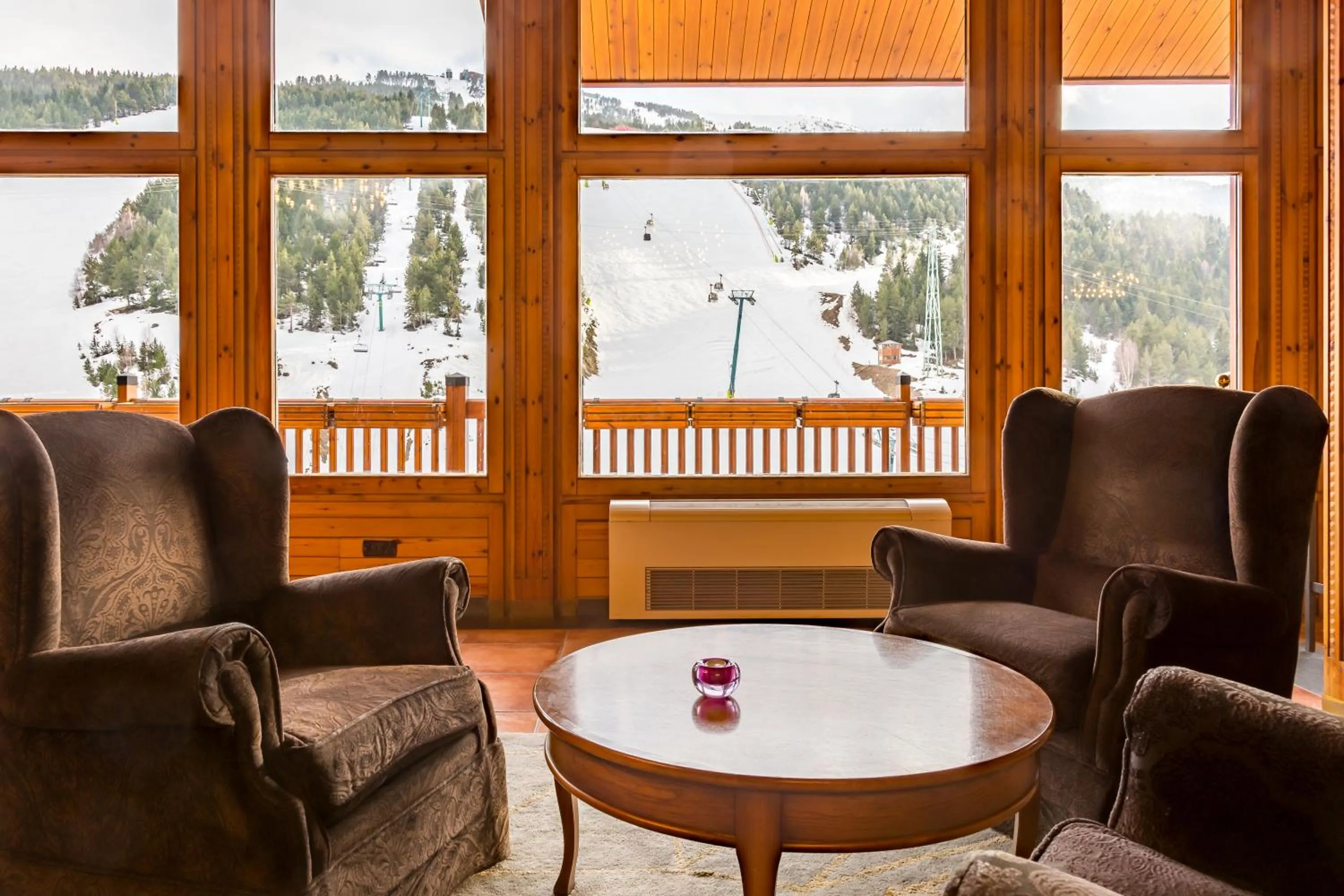 Communal lounge/ TV room in Sport Hotel Village