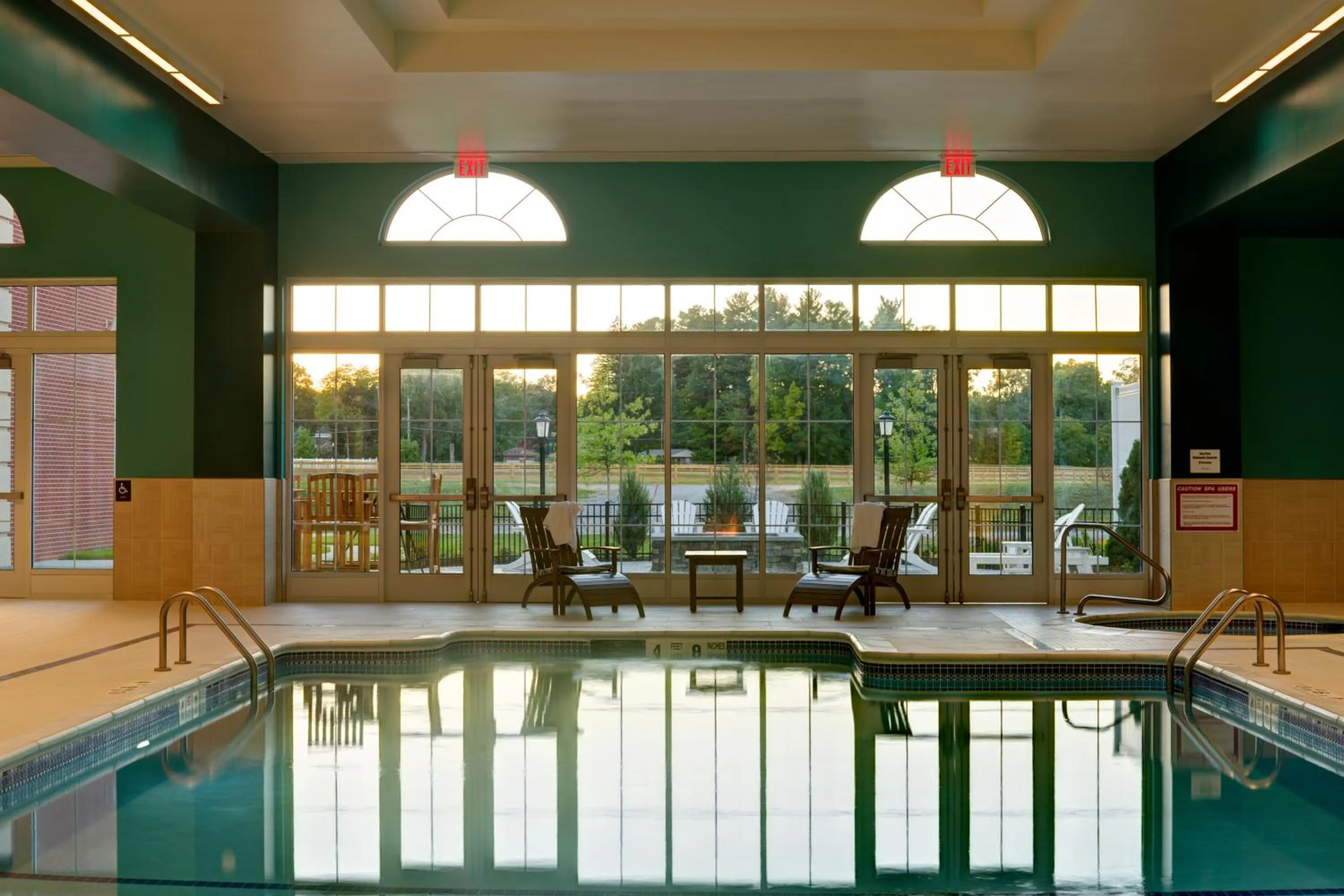 Swimming pool in Saratoga Casino Hotel