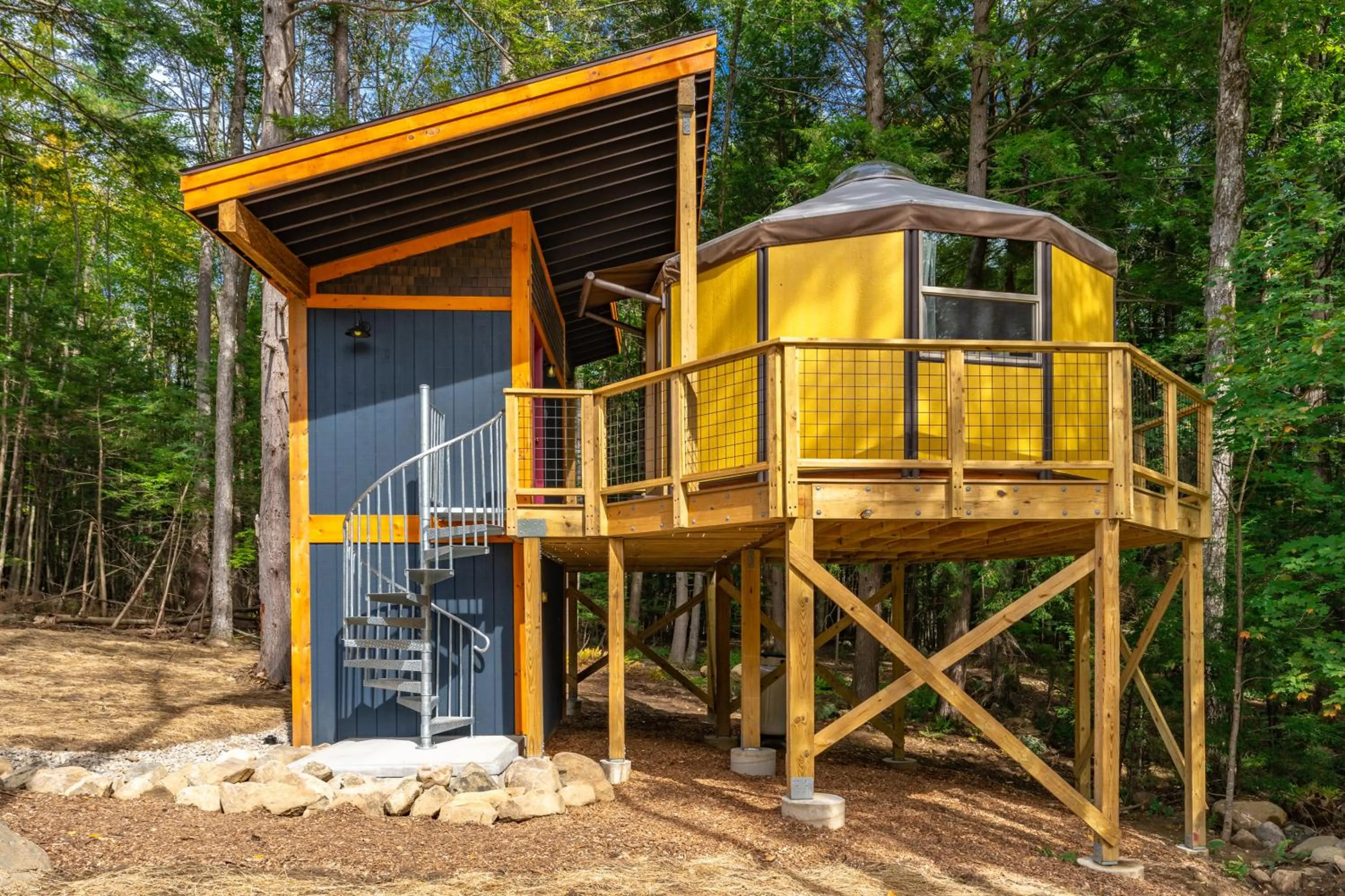 Trekker, Treehouses cabins and lodge rooms