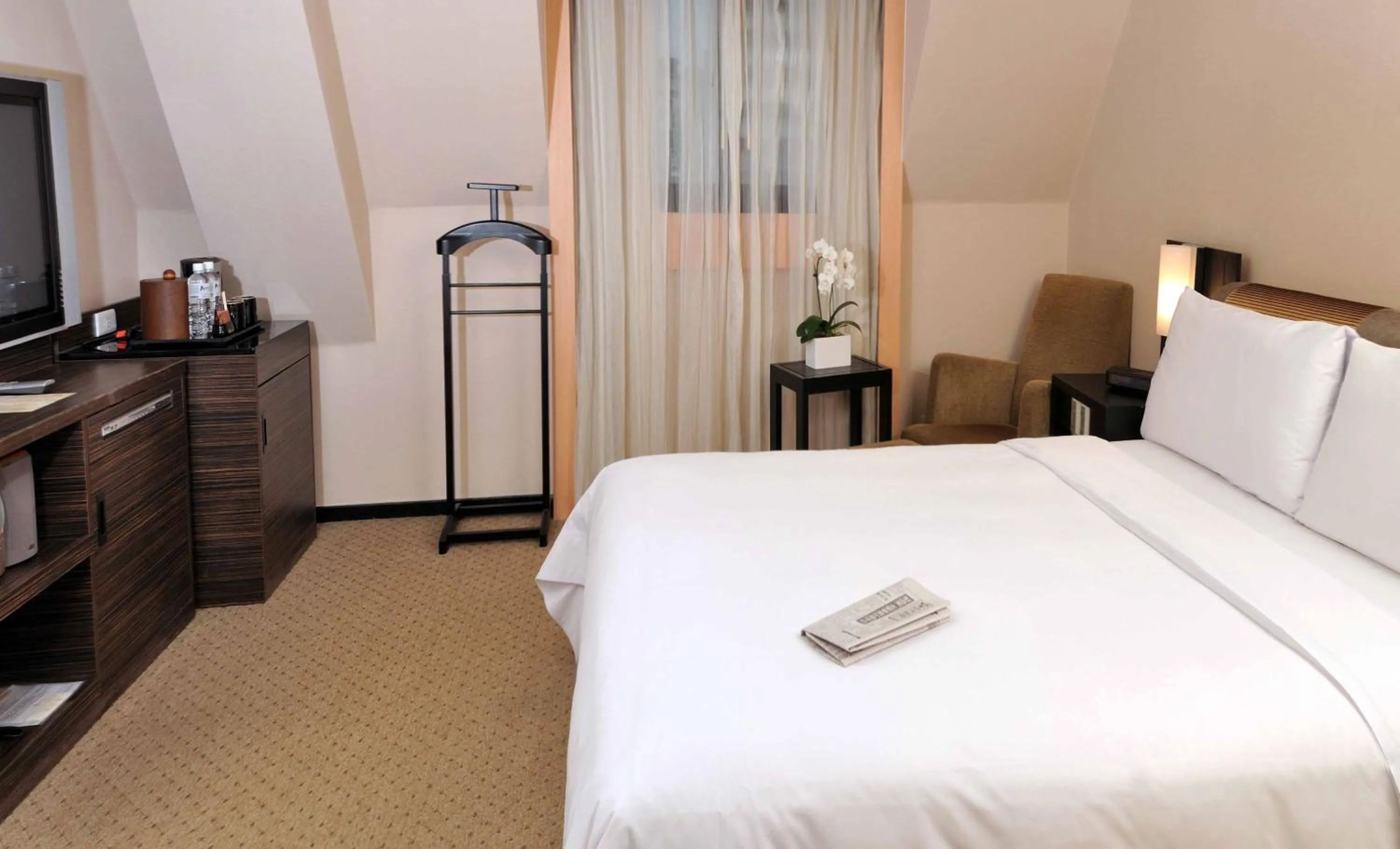 Photo of the whole room, Bed in K Hotel Taipei