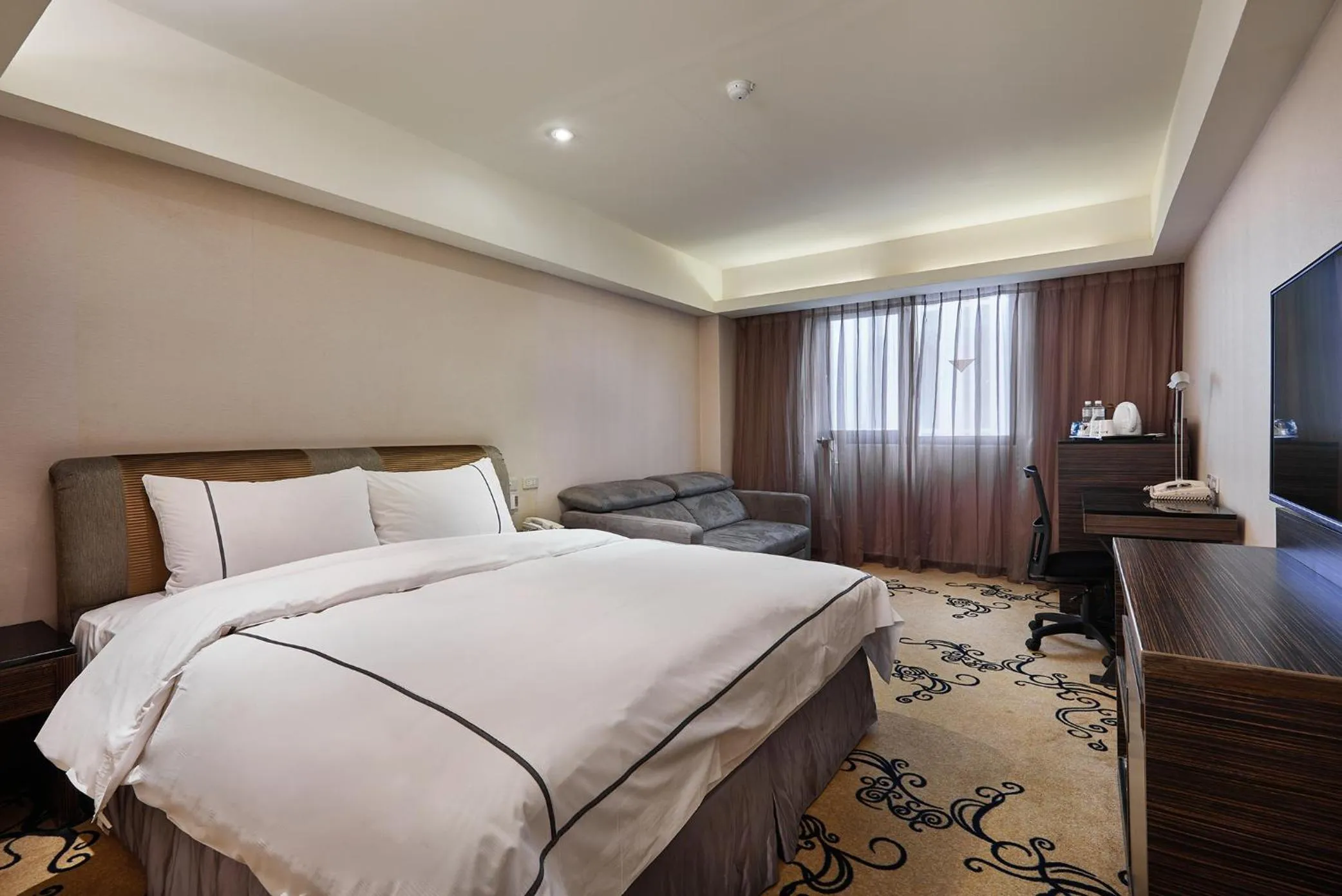 Photo of the whole room, Bed in K Hotel Taipei