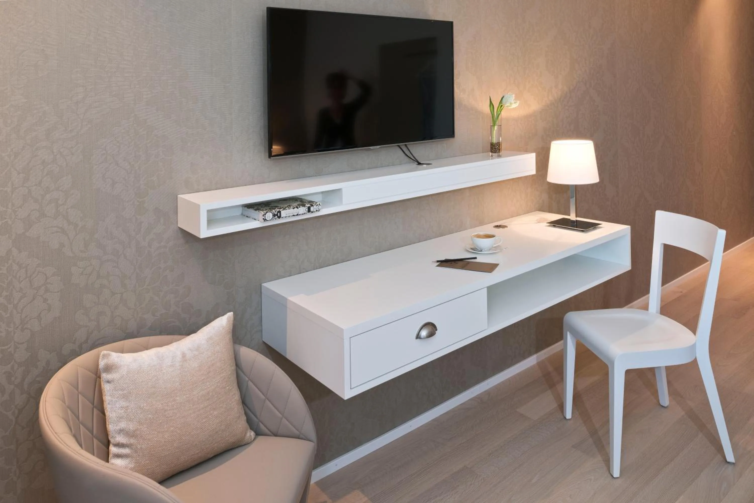 TV and multimedia in Hotel Kettenbrücke