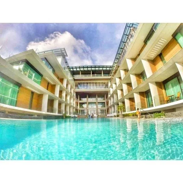 Swimming pool in Escala Tagaytay