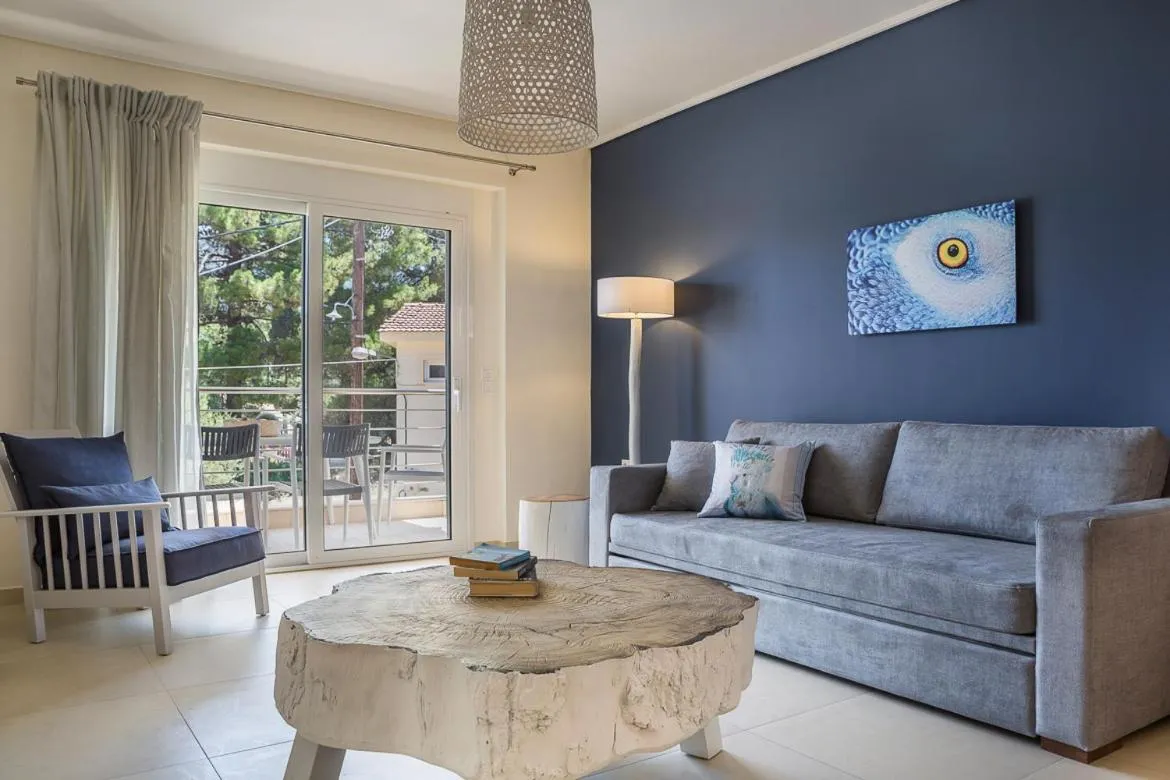 Meliti Waterfront Suites