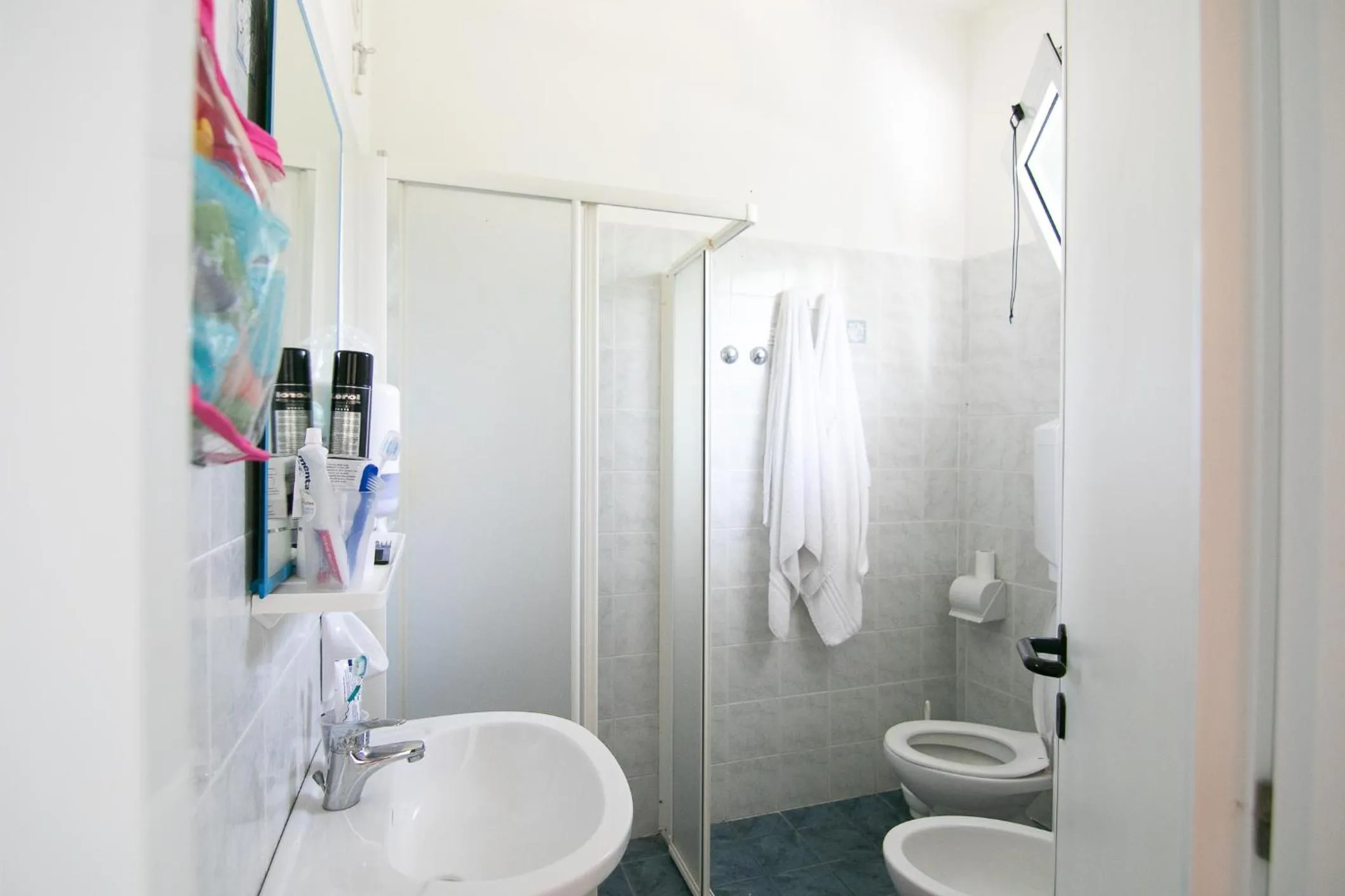 Shower in Hotel Hollywood