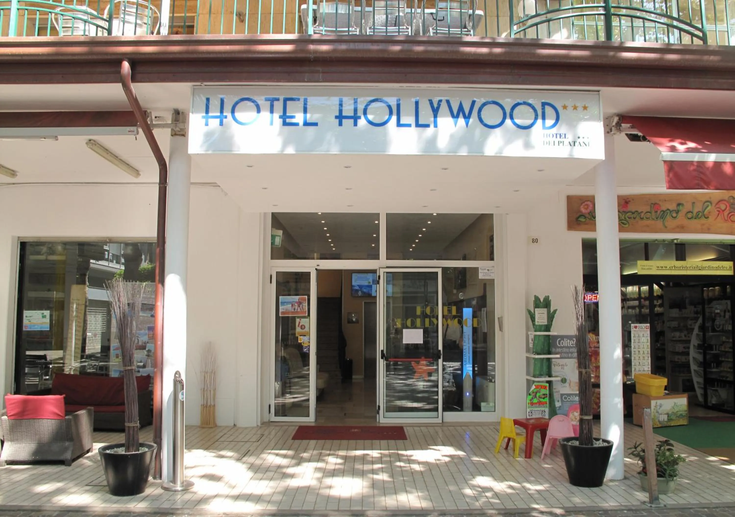 Property building in Hotel Hollywood