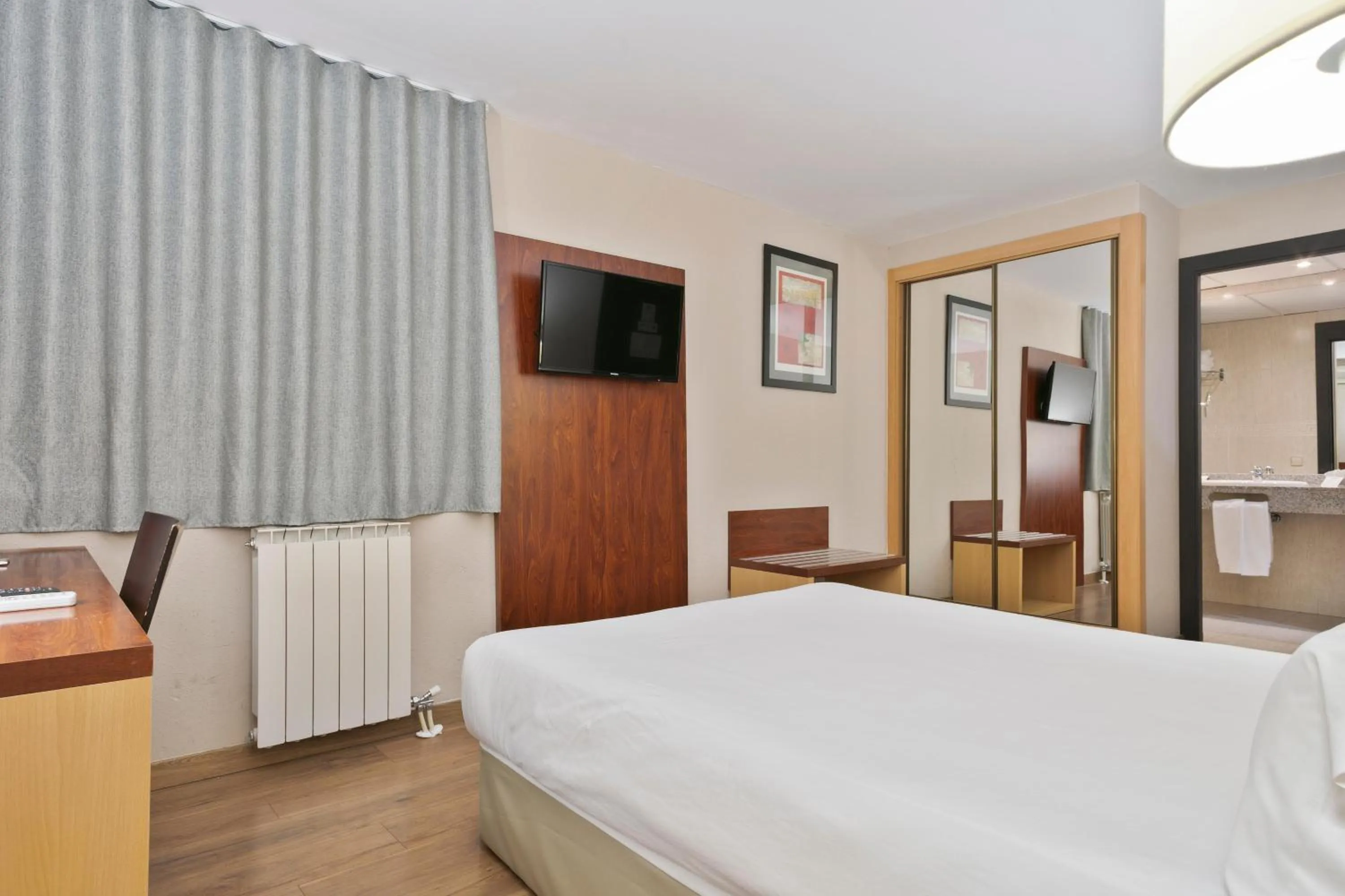 Photo of the whole room, Bed in Hotel Best Andorra Center