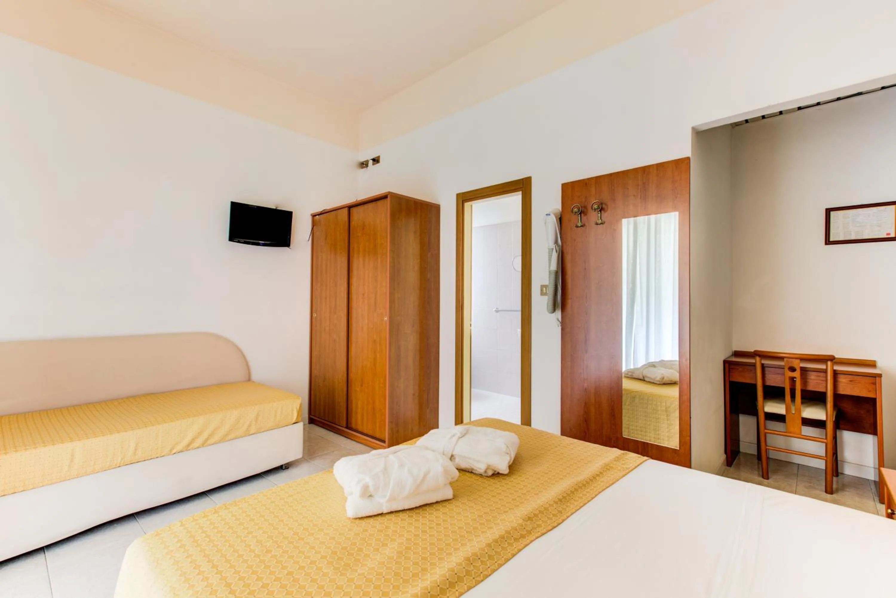 Bedroom, Bed in Hotel Vela d'Oro