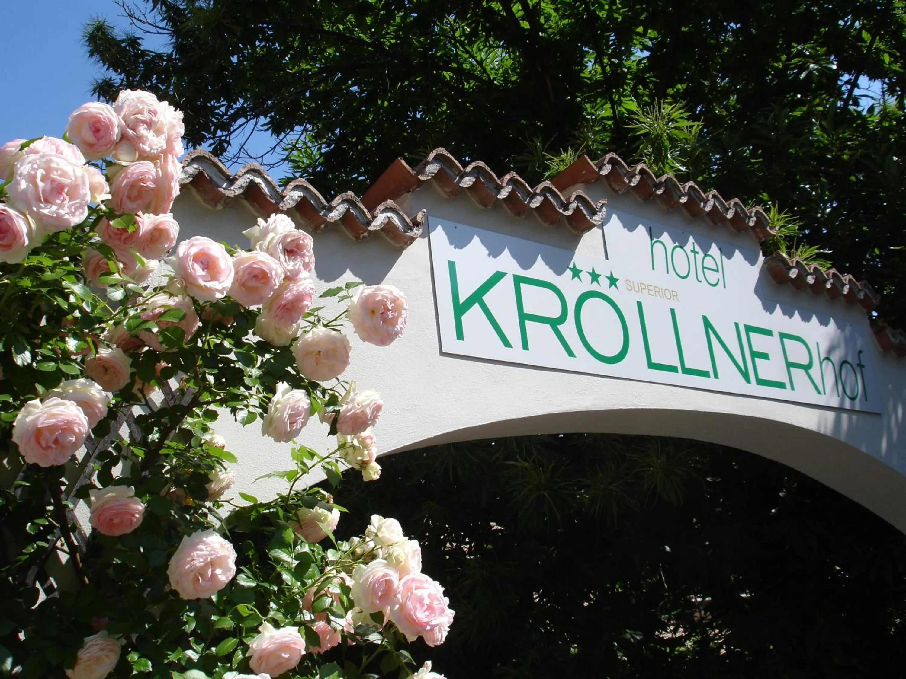 Property building in Kröllnerhof