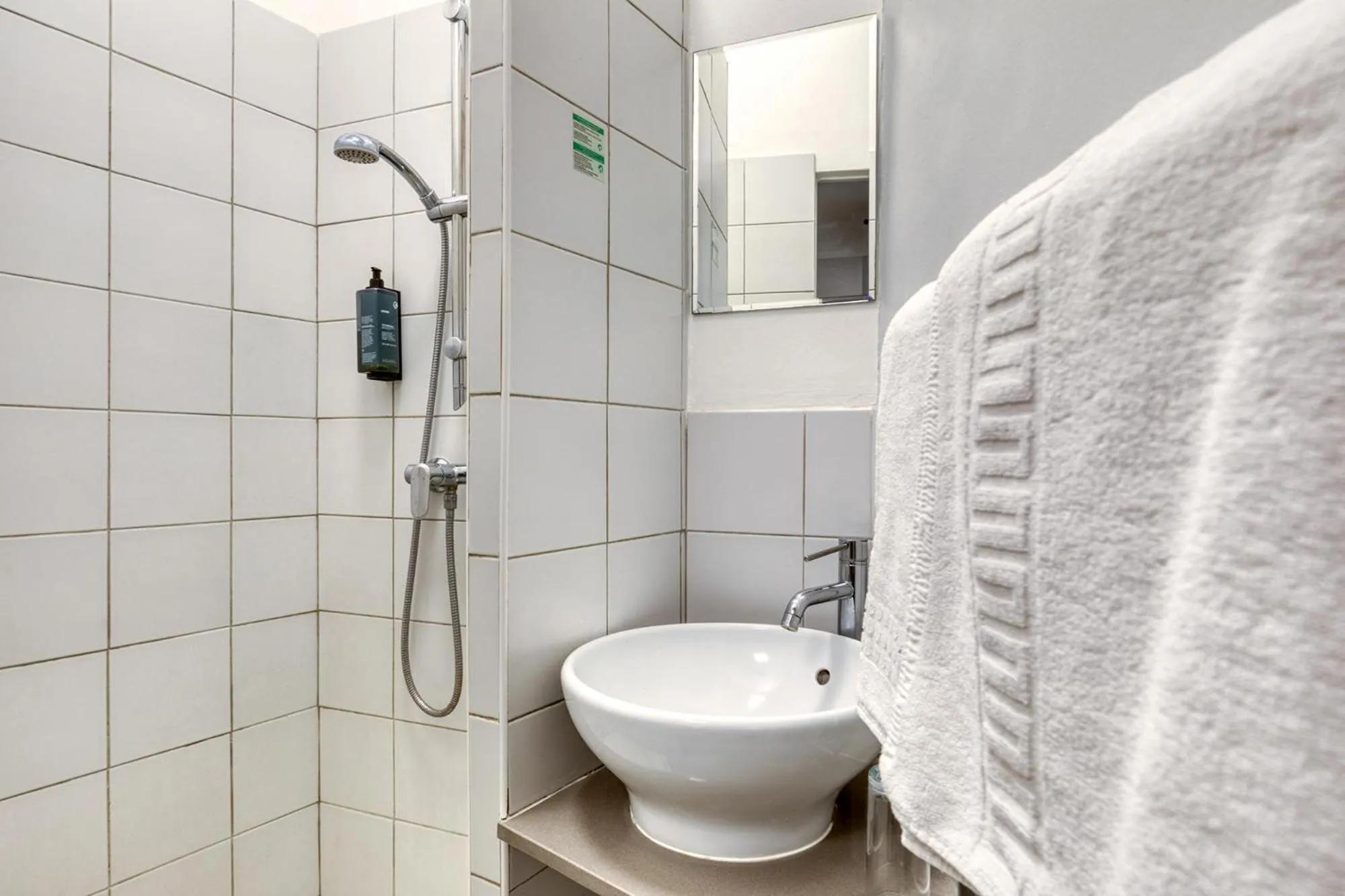 Bathroom in Hôtel Mistral Comédie Saint Roch