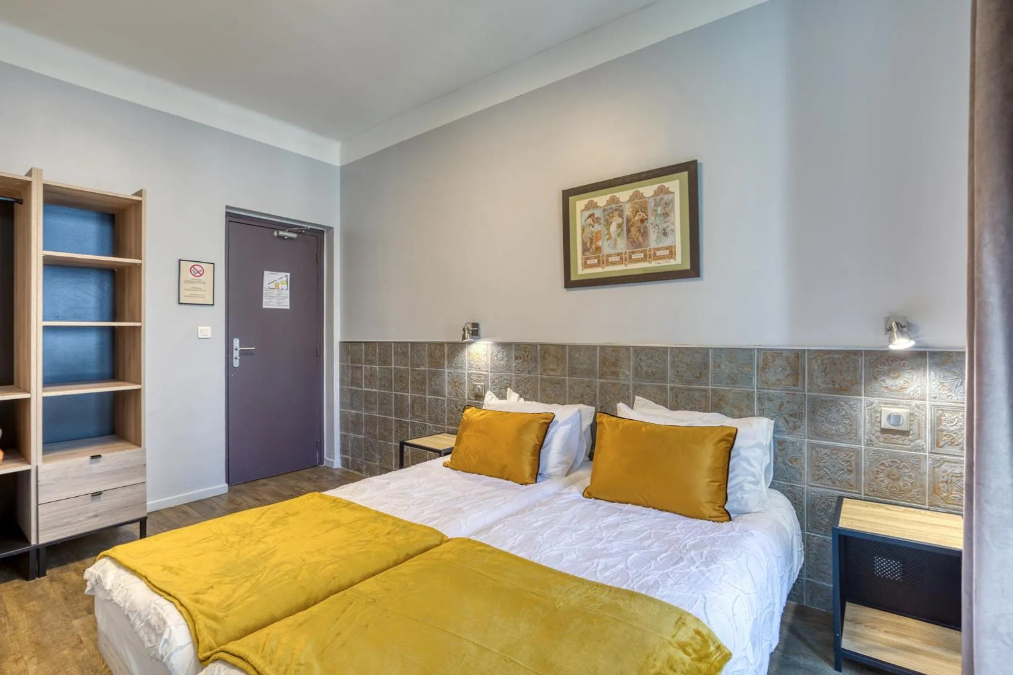 Photo of the whole room, Bed in Hôtel Mistral Comédie Saint Roch