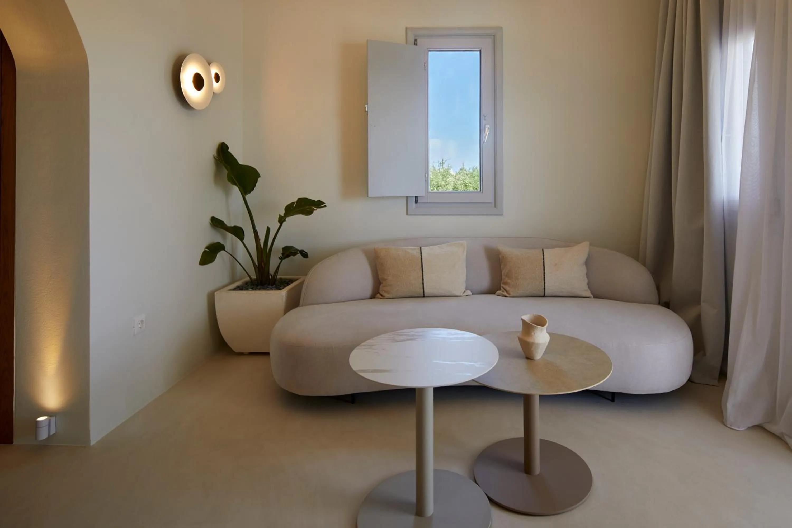 Living room in Orabel Suites Santorini (Adults Only)