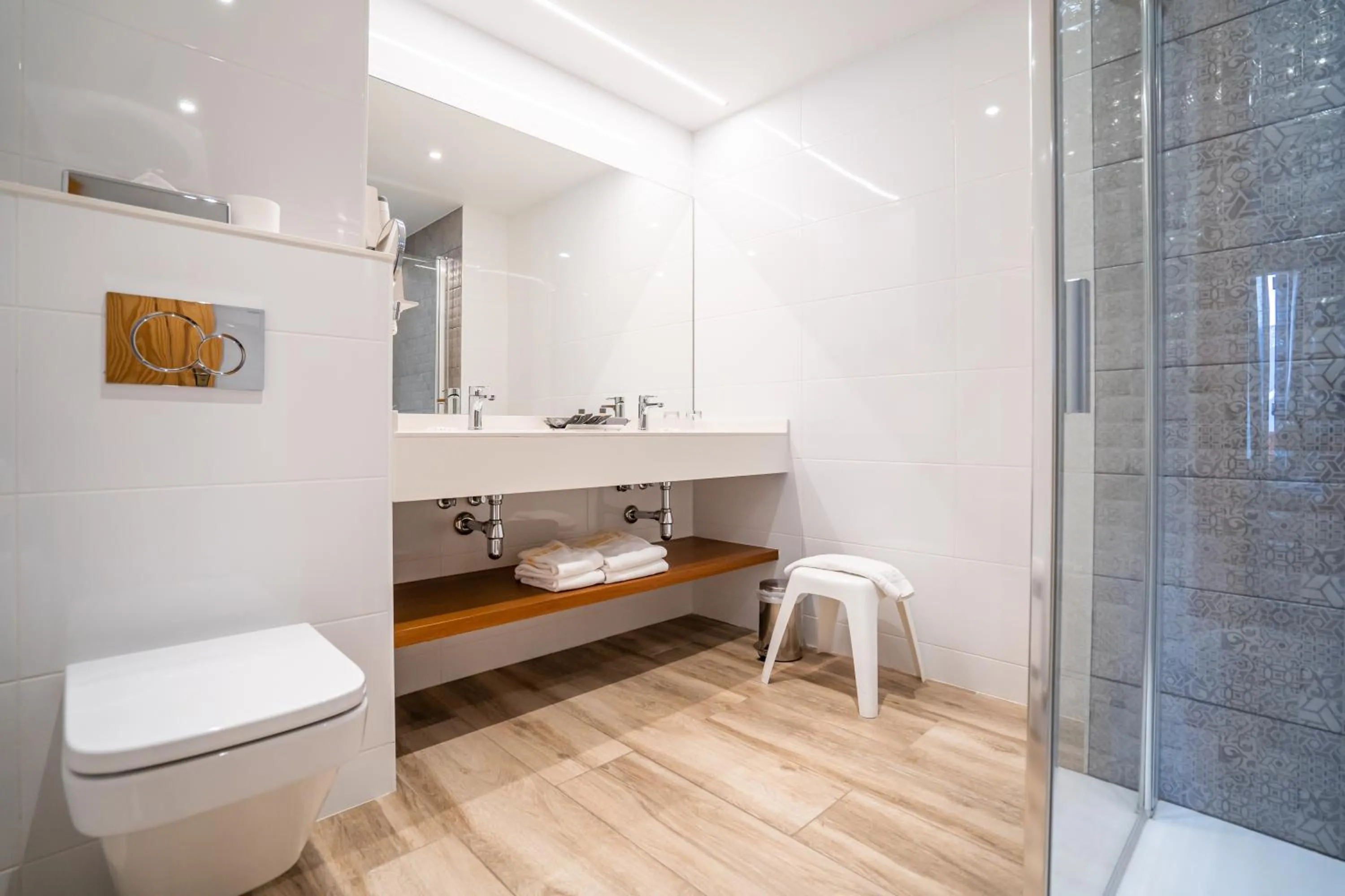 Shower in Abba Ordino Babot Hotel