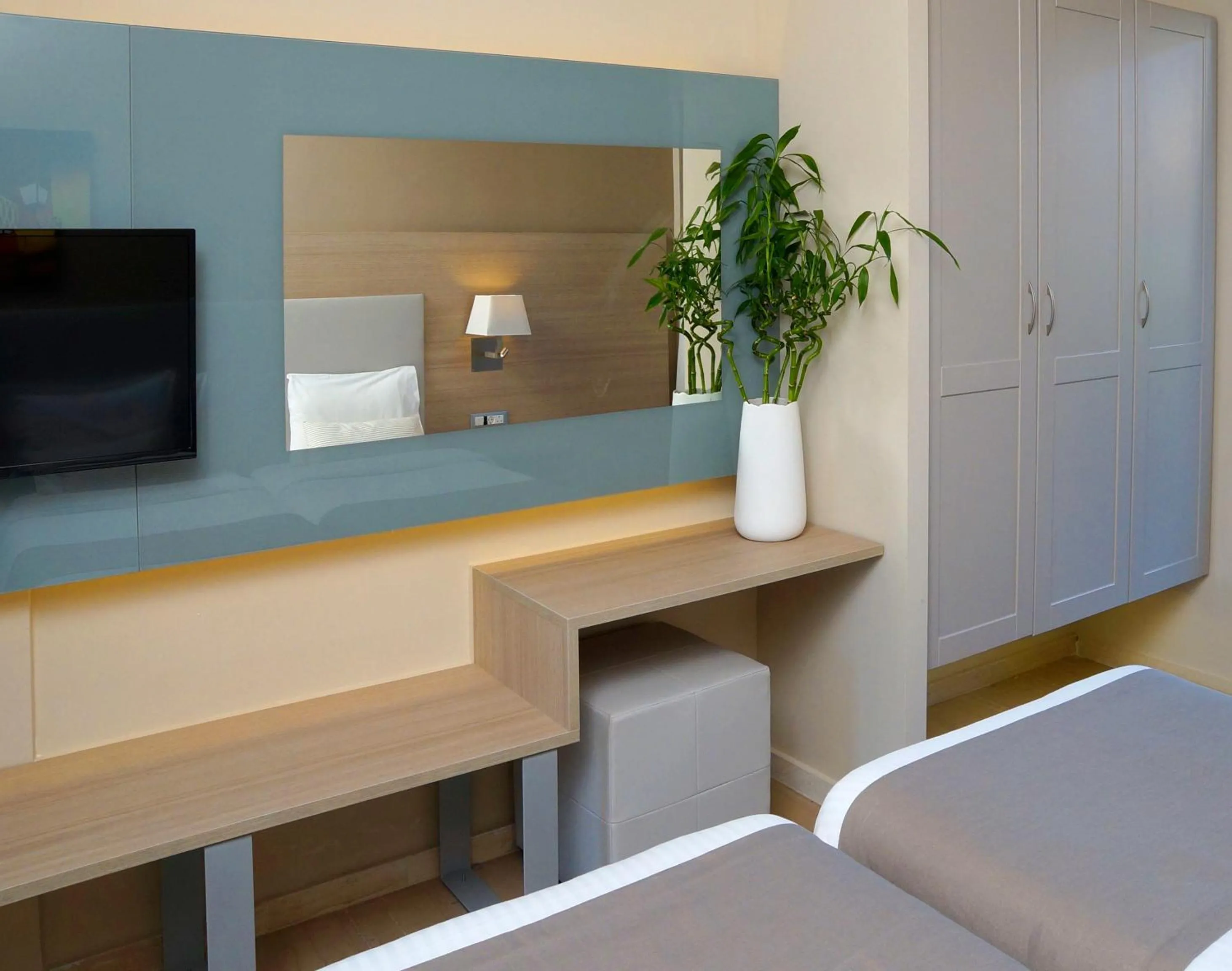 TV and multimedia, Bed in Acharavi Beach Hotel