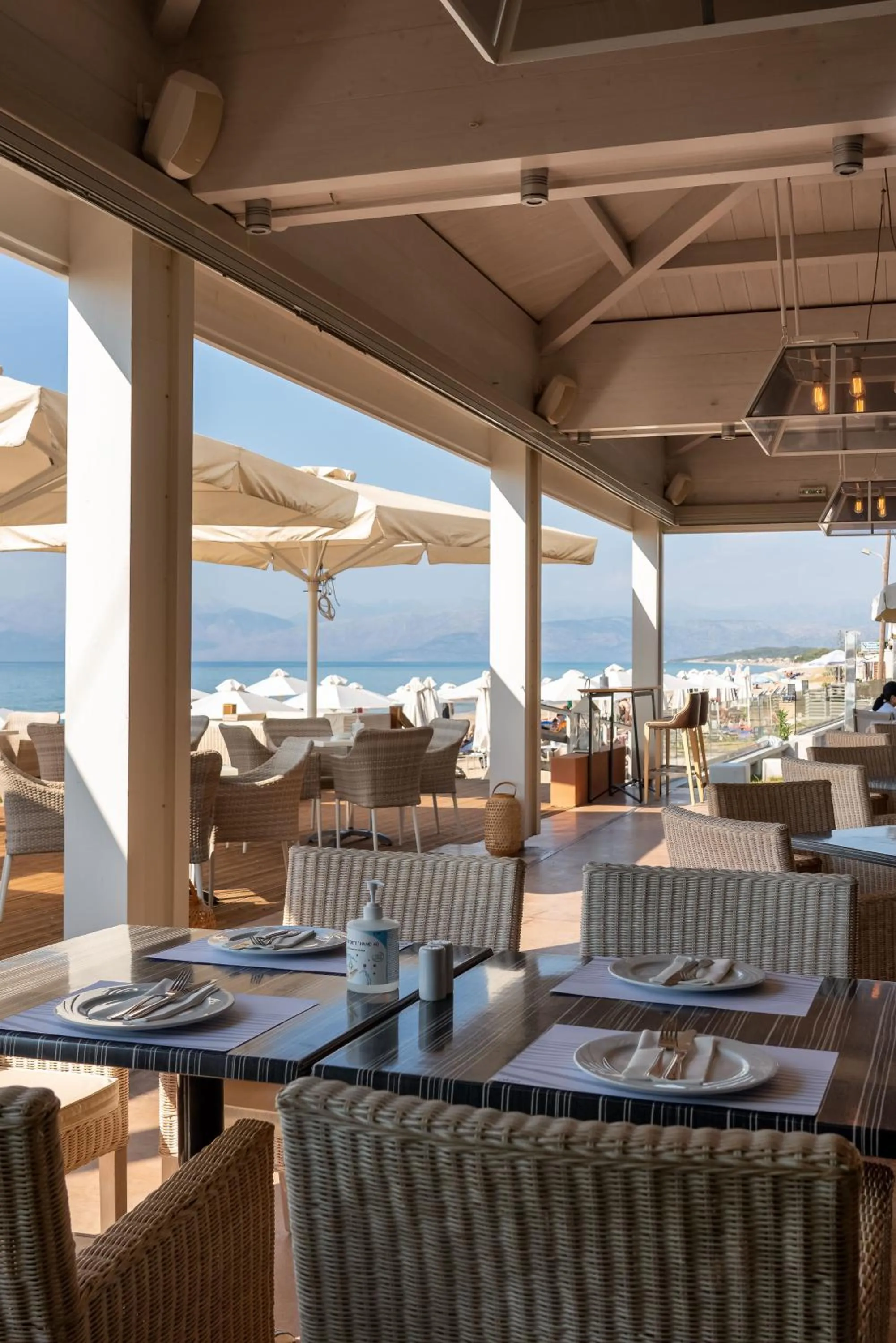 Restaurant/places to eat in Acharavi Beach Hotel