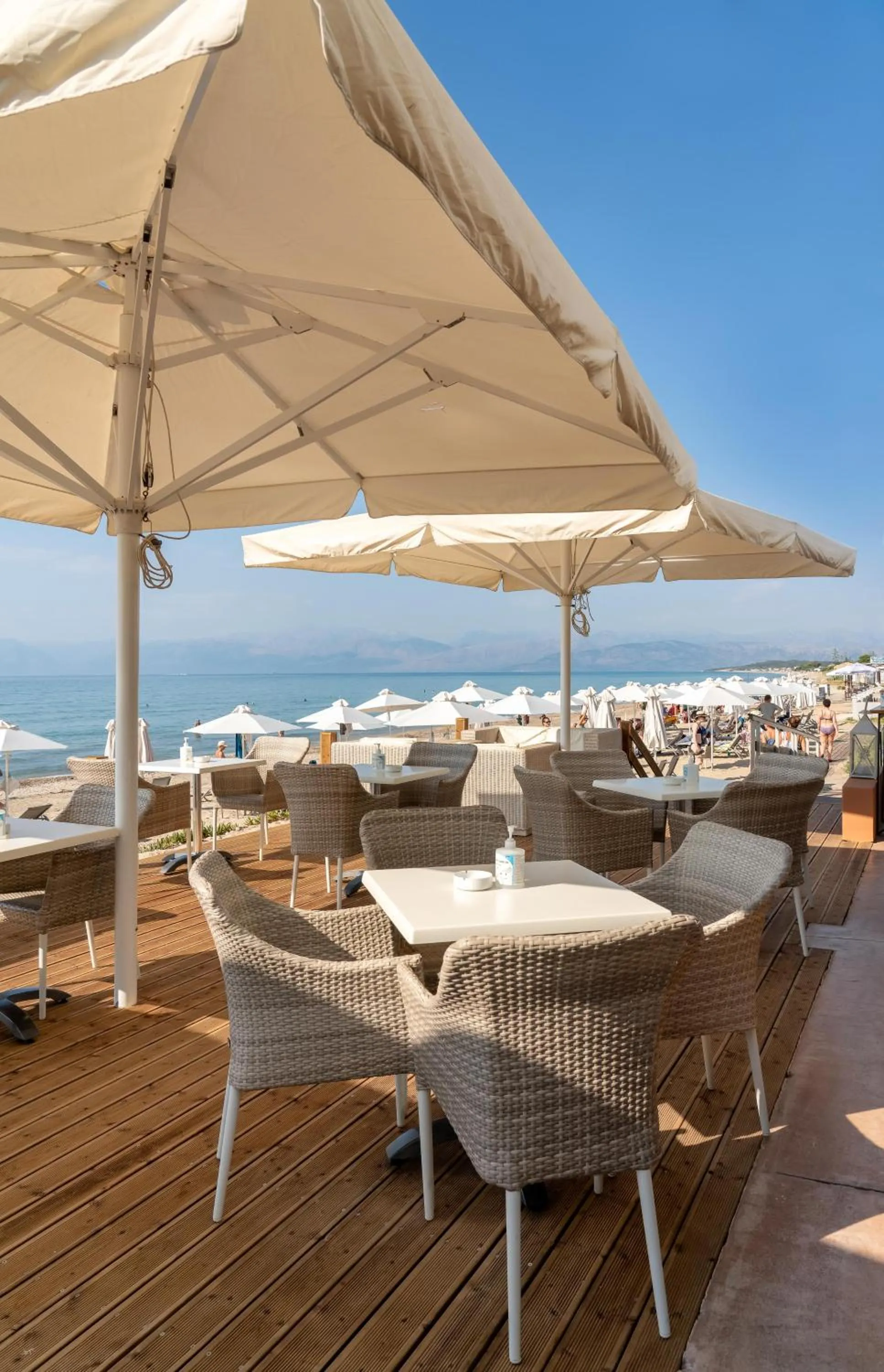 Restaurant/places to eat in Acharavi Beach Hotel