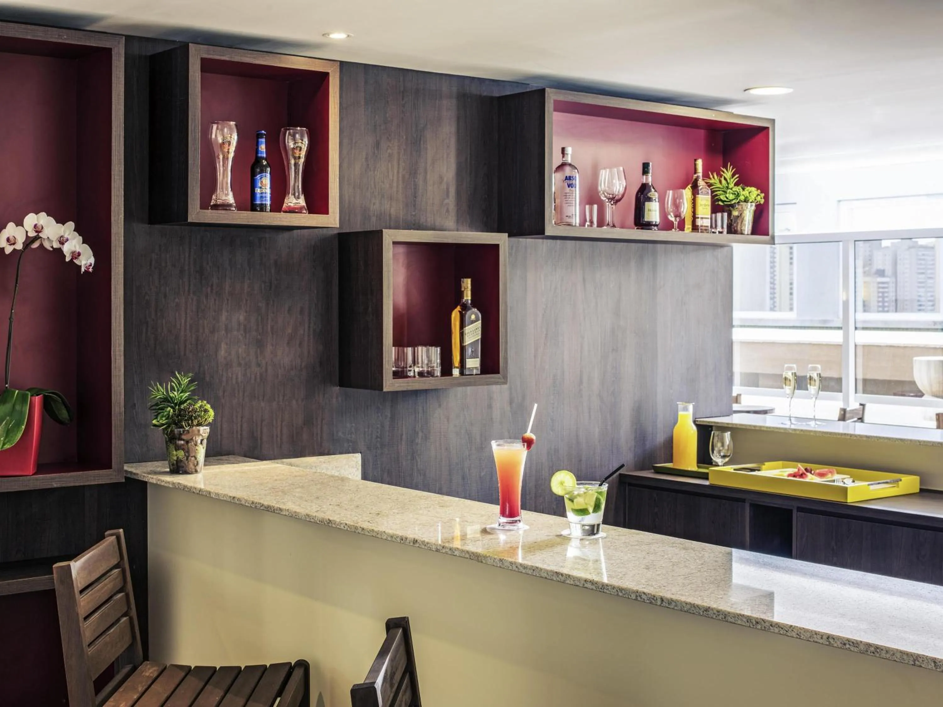 Lounge or bar in Mercure Ribeirão Preto