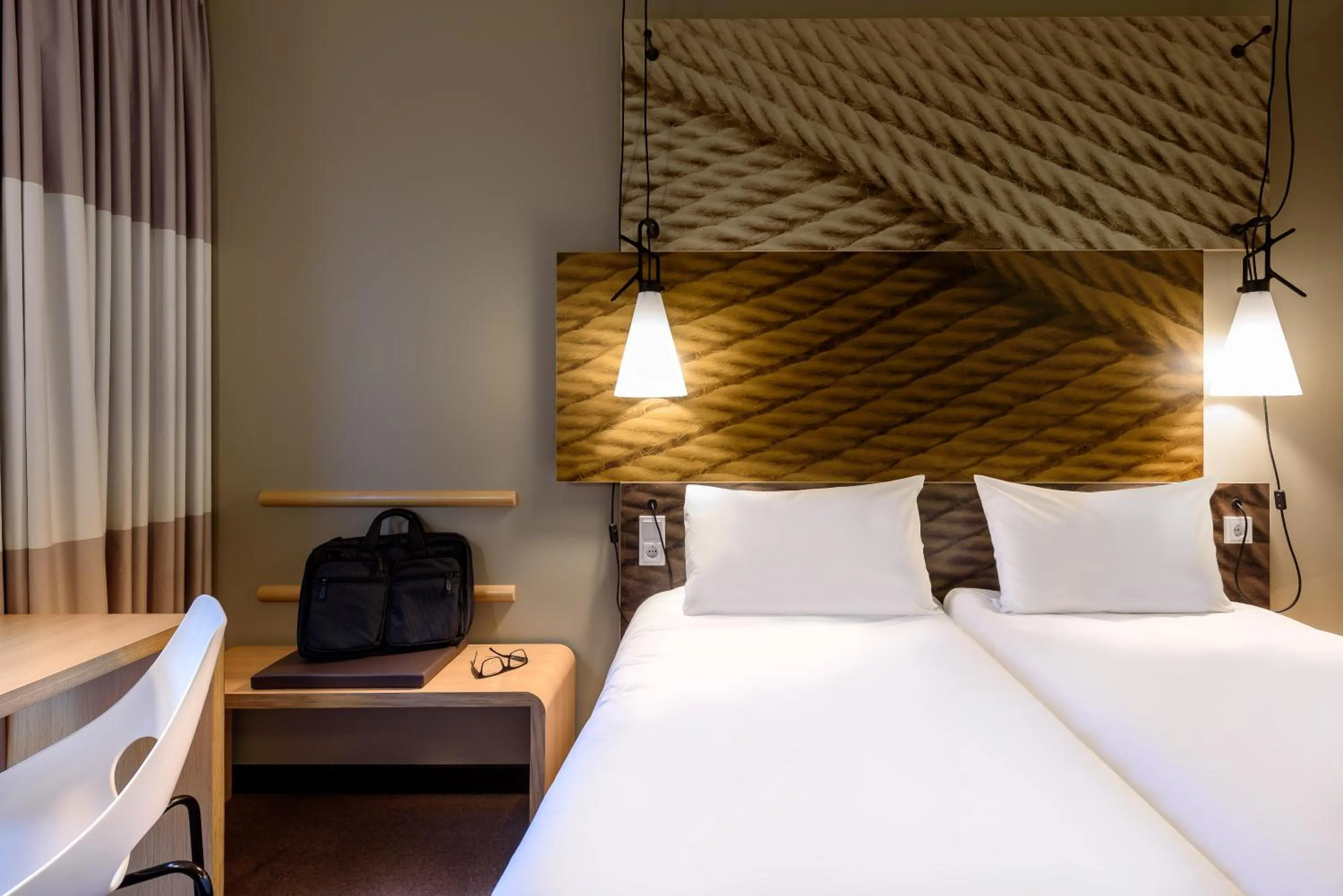 Photo of the whole room in Ibis Leipzig City