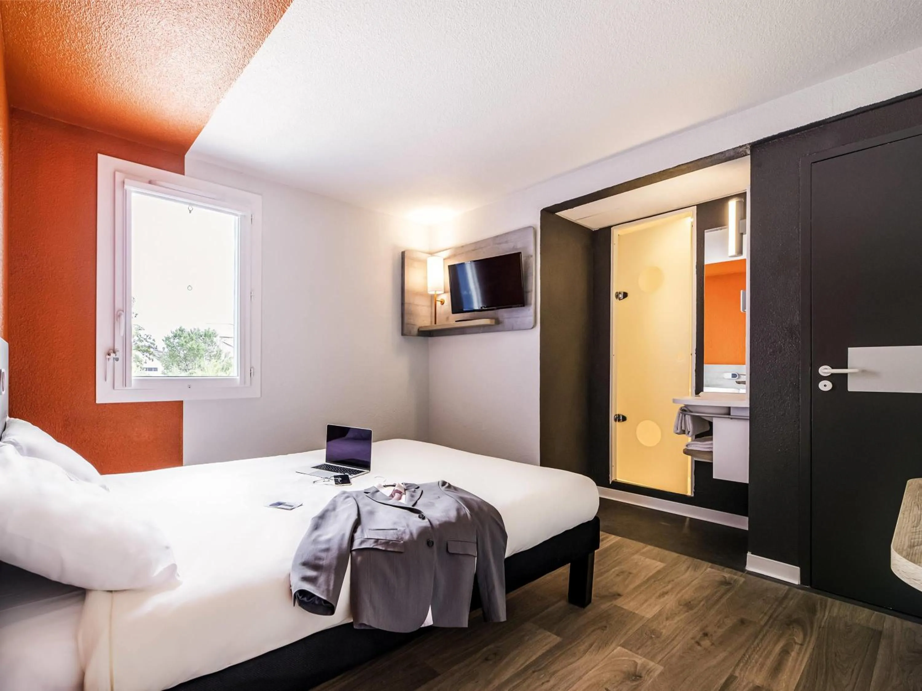 Bedroom, Bed in Ibis Budget Perpignan Sud