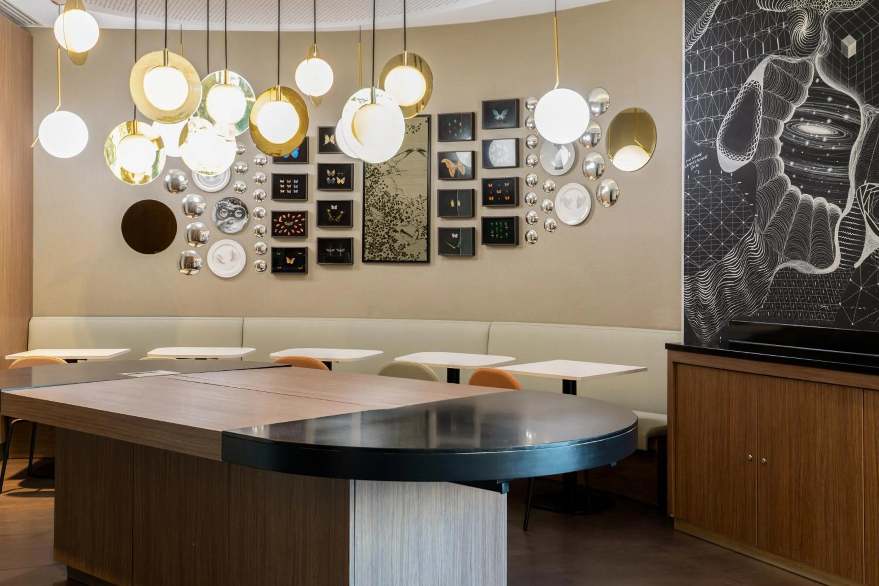 Area and facilities in Novotel Suites Paris Expo Porte de Versailles