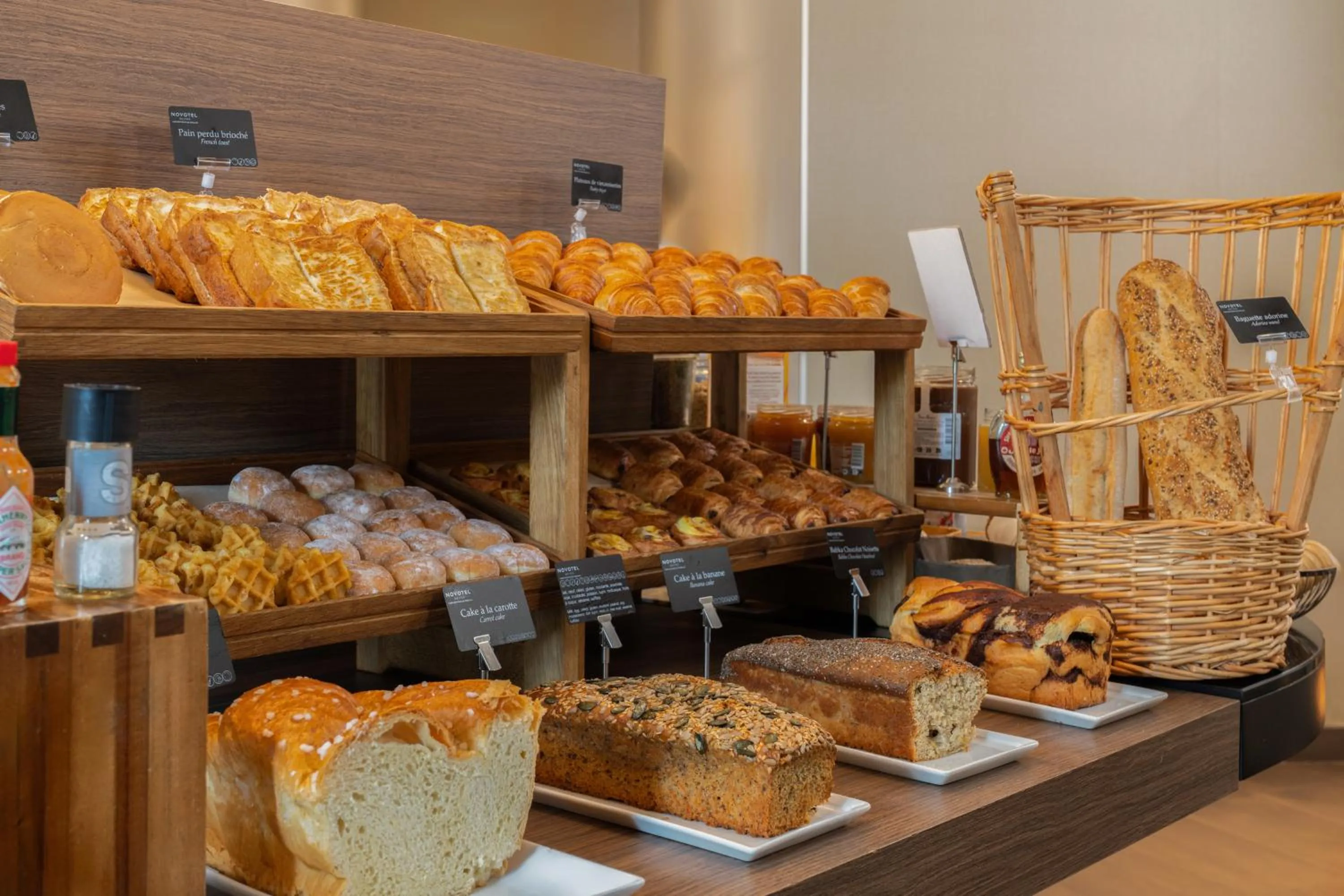 Food and drinks in Novotel Suites Paris Expo Porte de Versailles