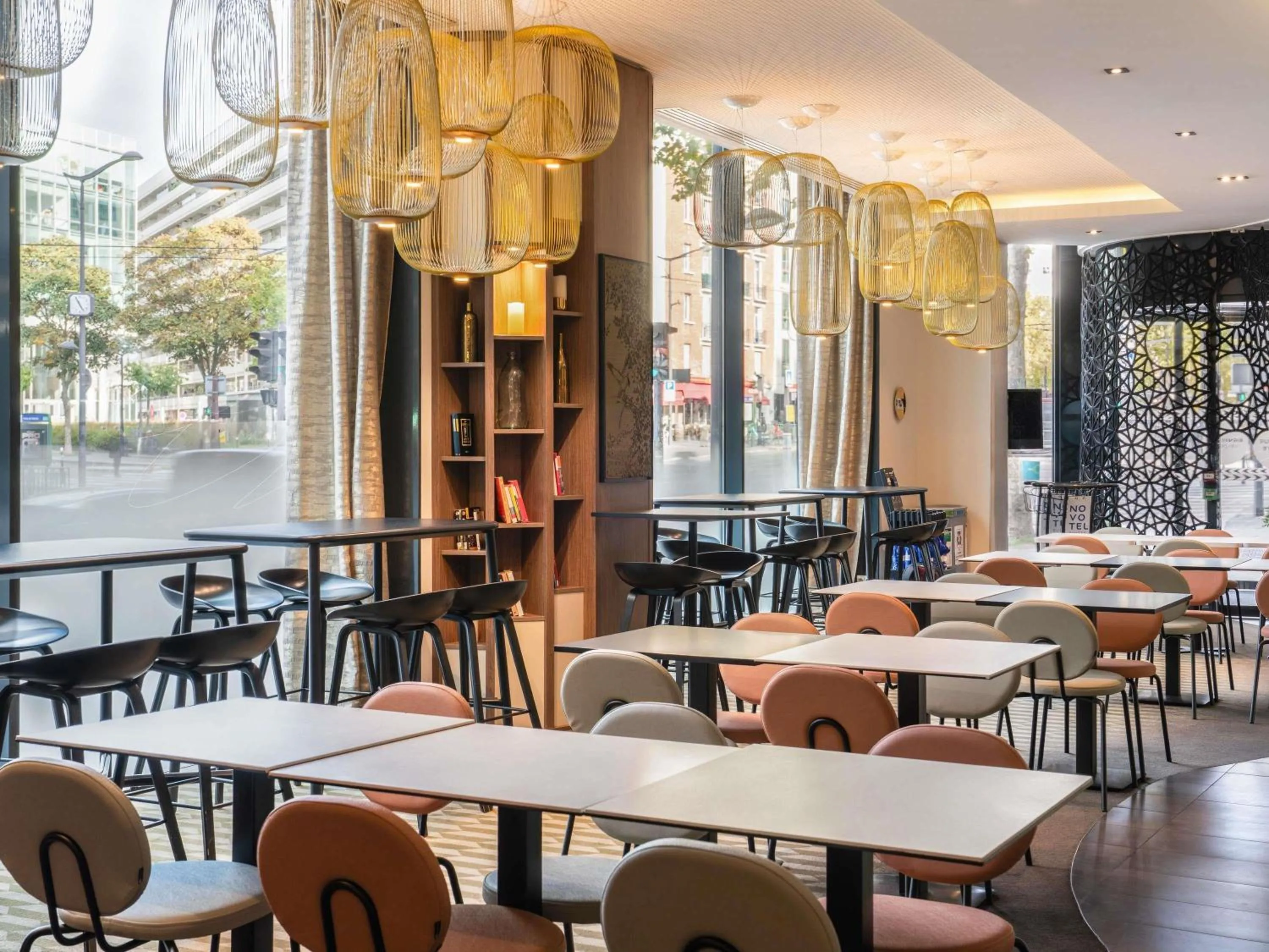 Property building in Novotel Suites Paris Expo Porte de Versailles