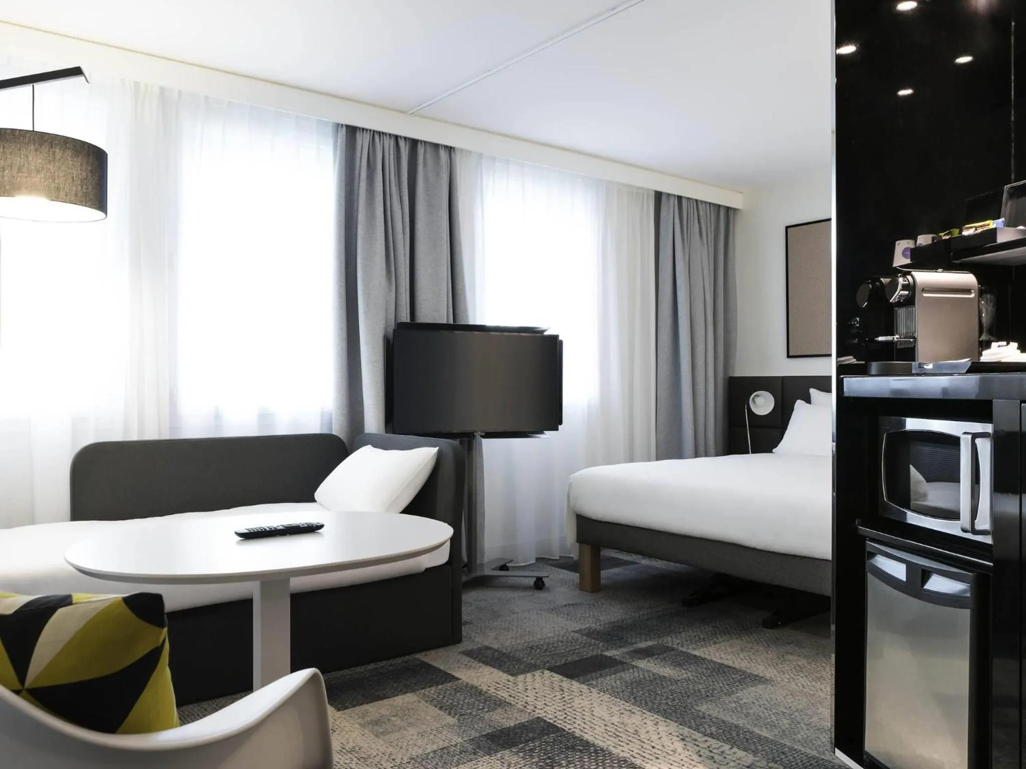 Bedroom, Bed in Novotel Suites Paris Expo Porte de Versailles