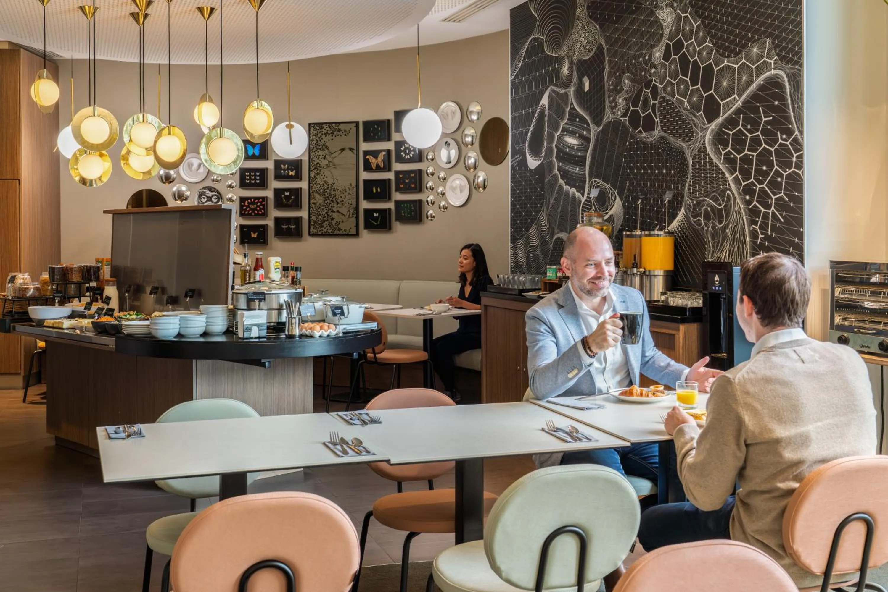 Food and drinks in Novotel Suites Paris Expo Porte de Versailles