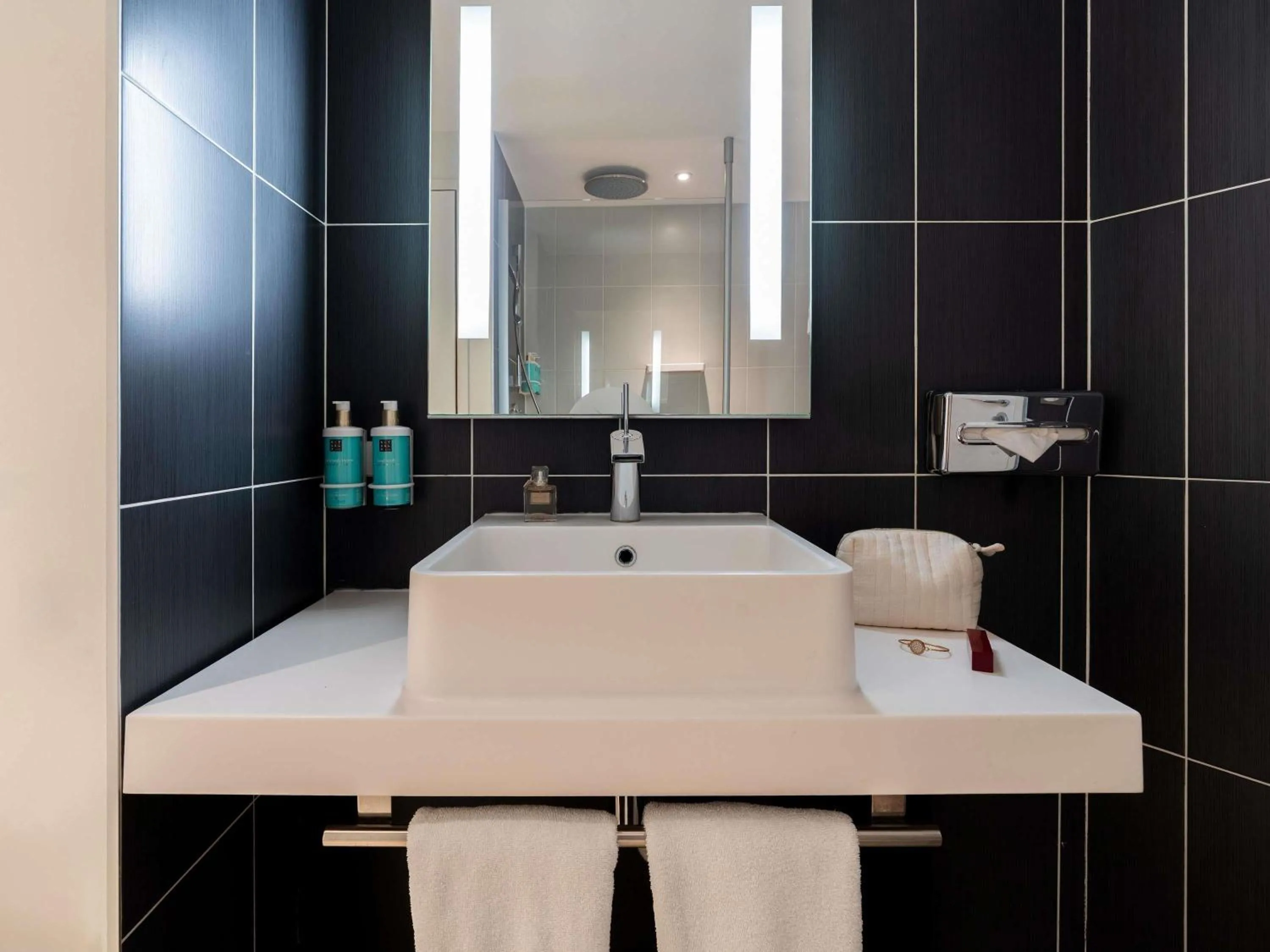 Bedroom in Novotel Suites Paris Expo Porte de Versailles