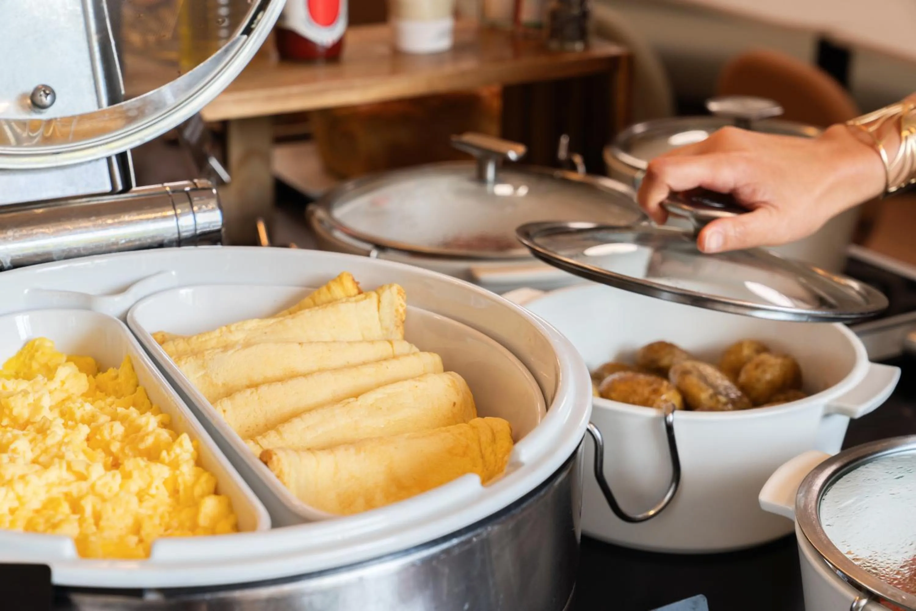 Food and drinks in Novotel Suites Paris Expo Porte de Versailles