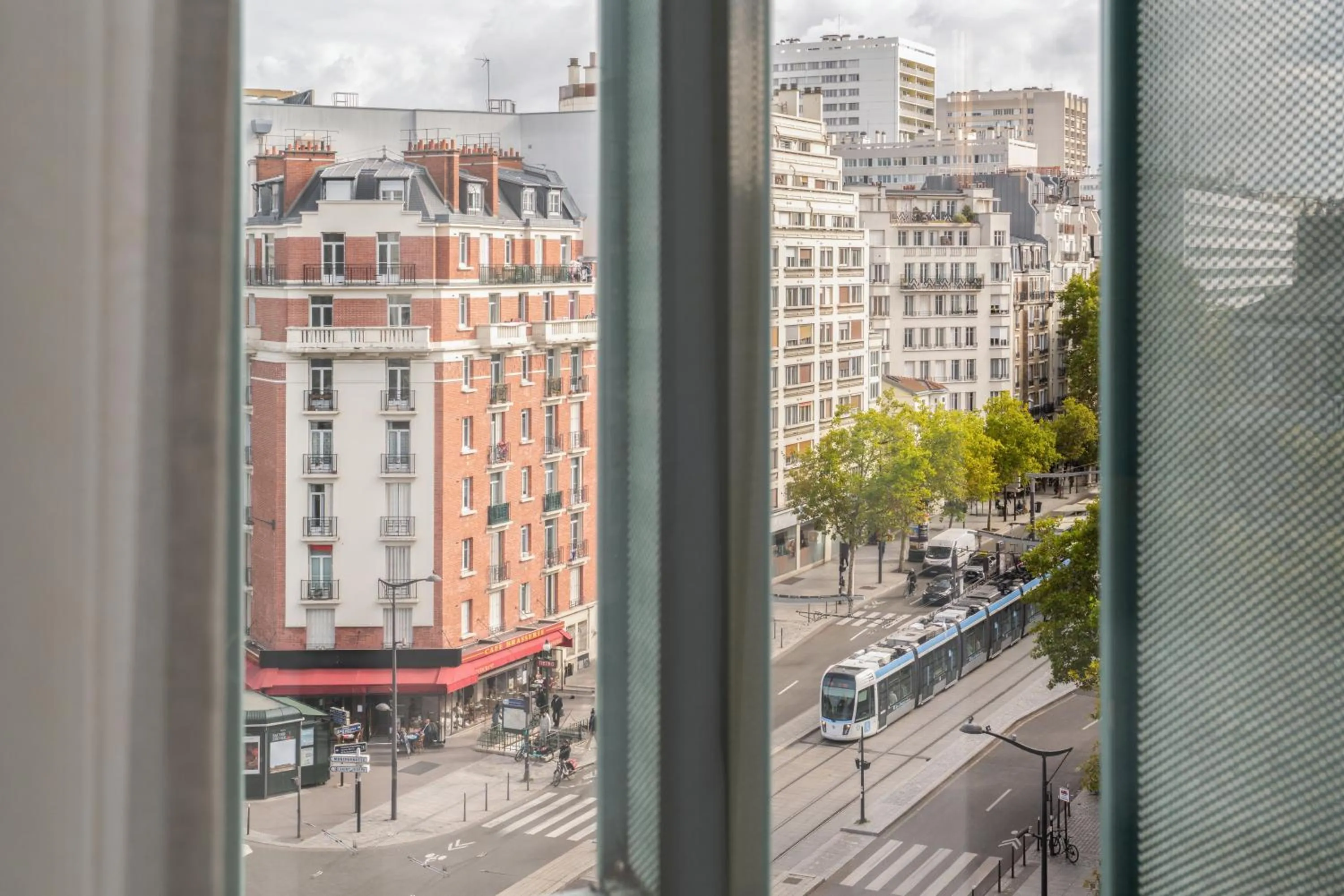 Street view in Novotel Suites Paris Expo Porte de Versailles