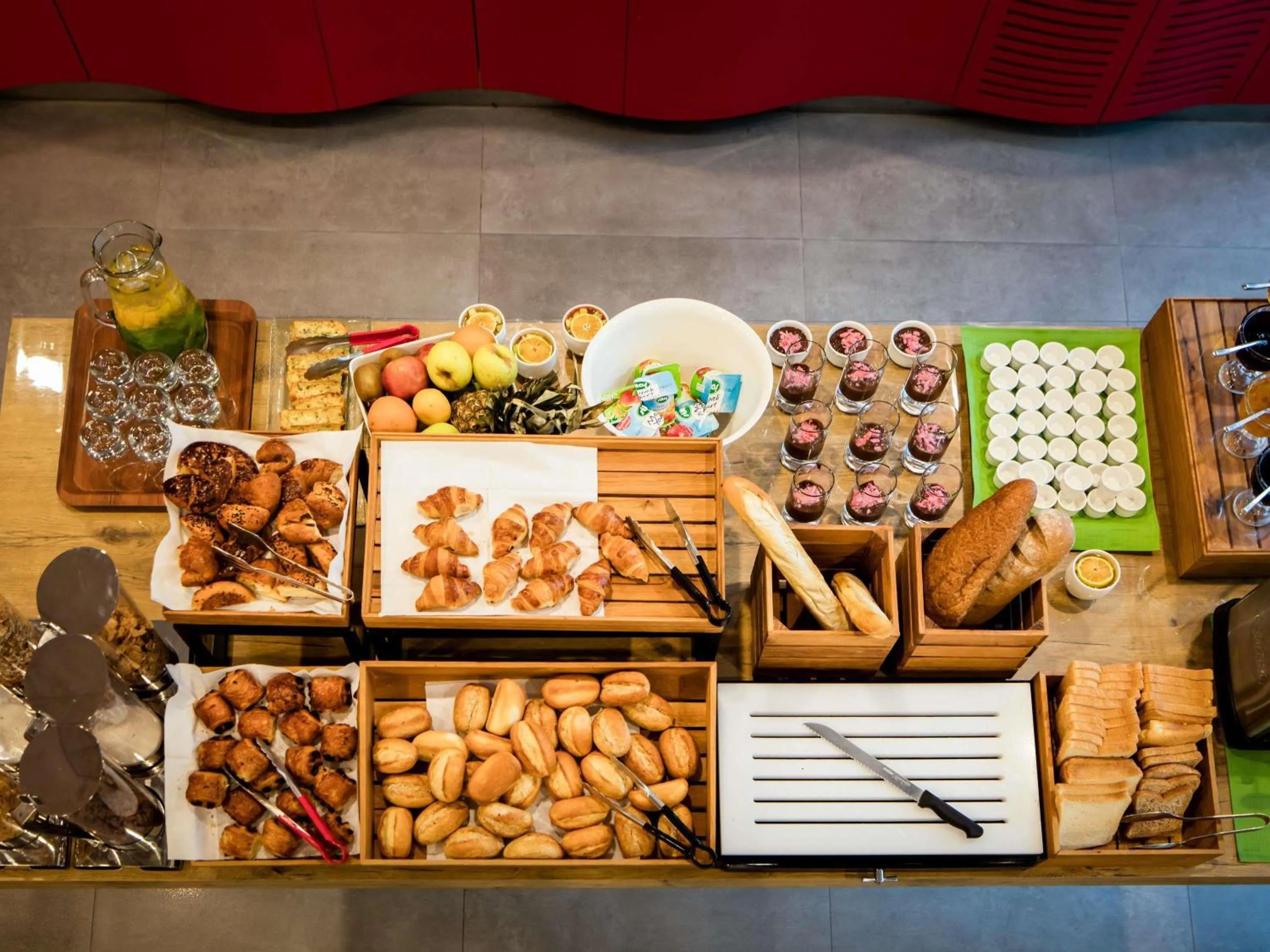 Restaurant/places to eat in Ibis Istanbul West