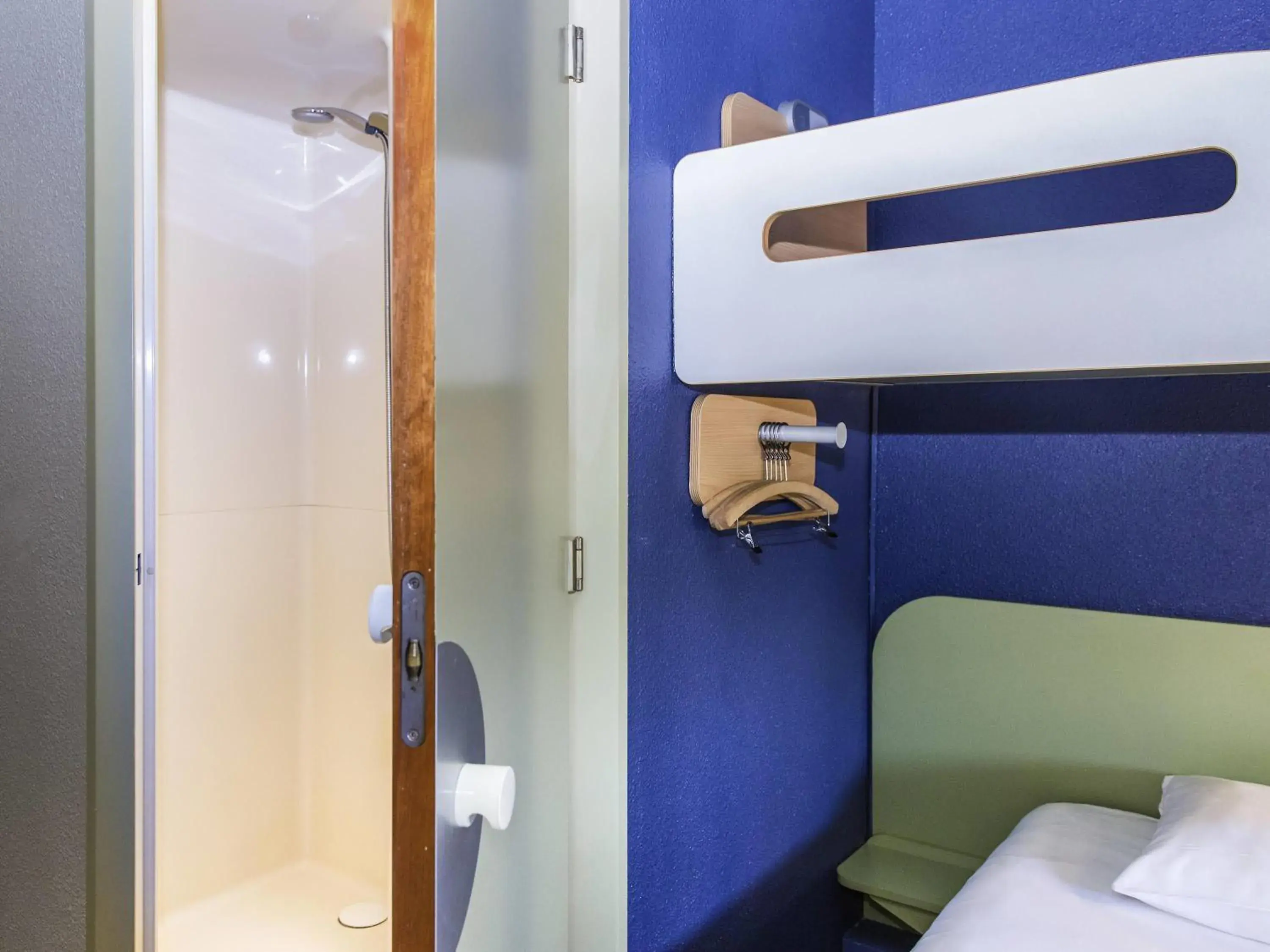 Triple Room - Reduced Mobility in Ibis Budget Sisteron Triple Room - Reduced Mobility in Ibis Budget Sisteron