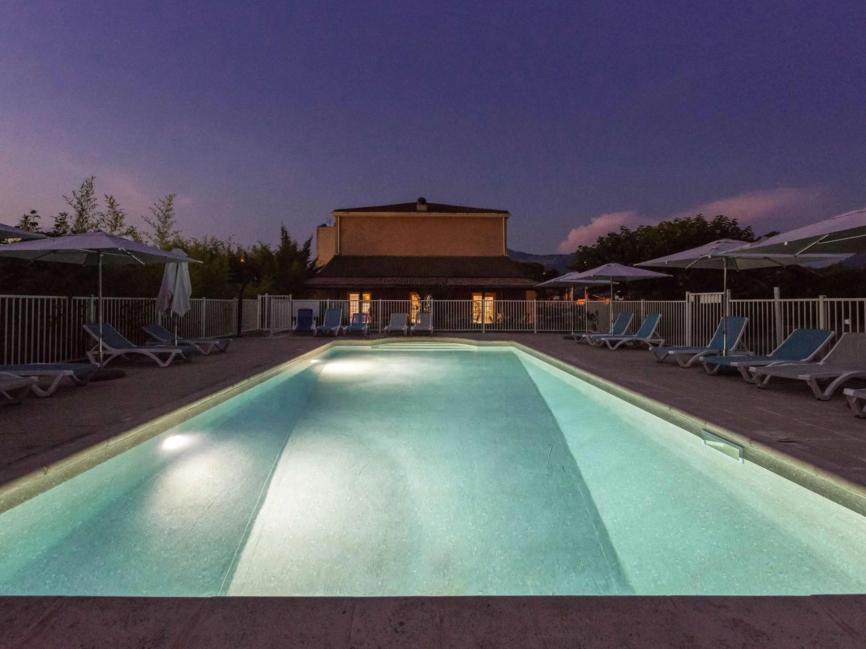 Pool view in Ibis Budget Sisteron