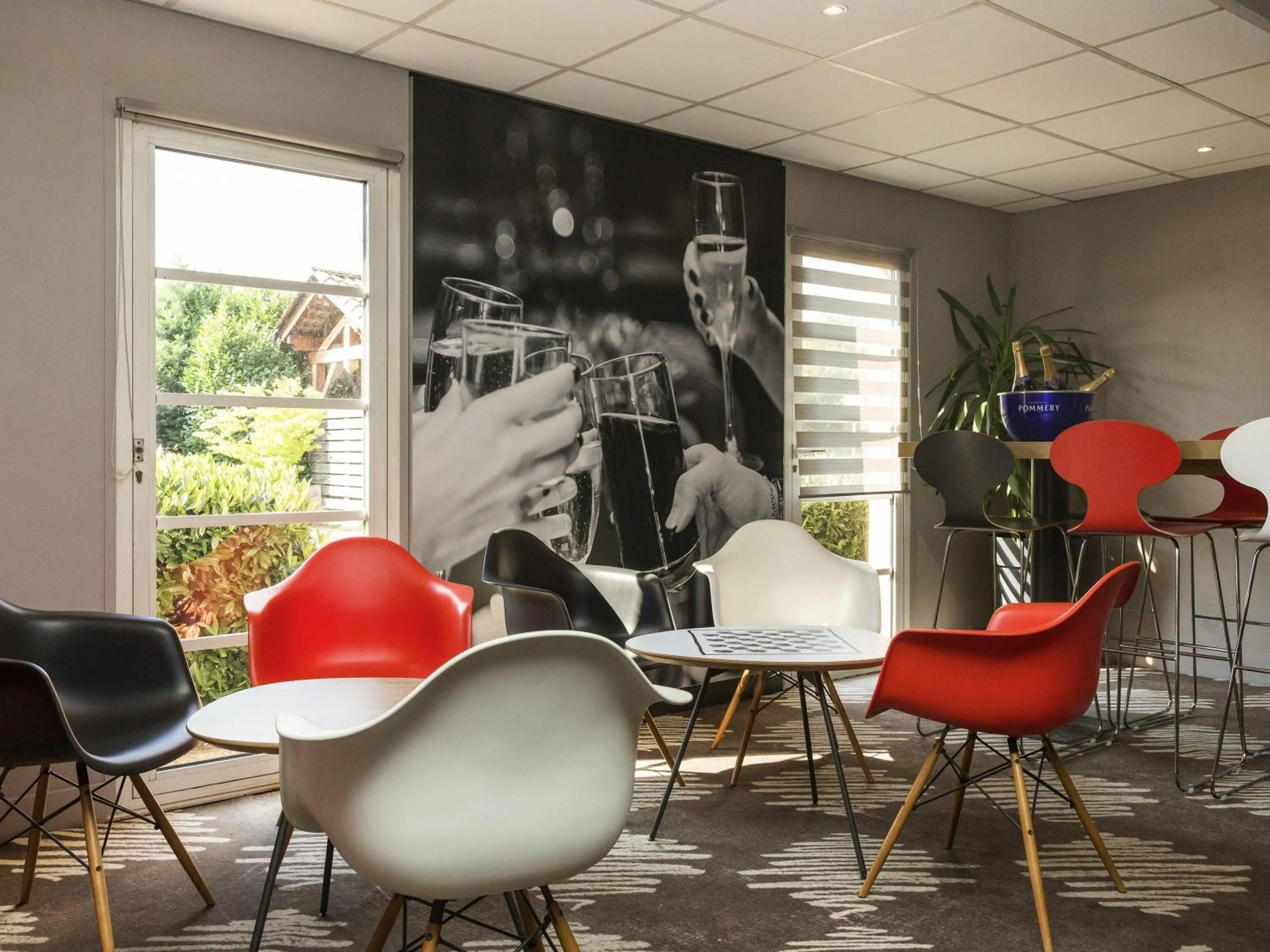 Lounge or bar in Ibis Budget Sisteron