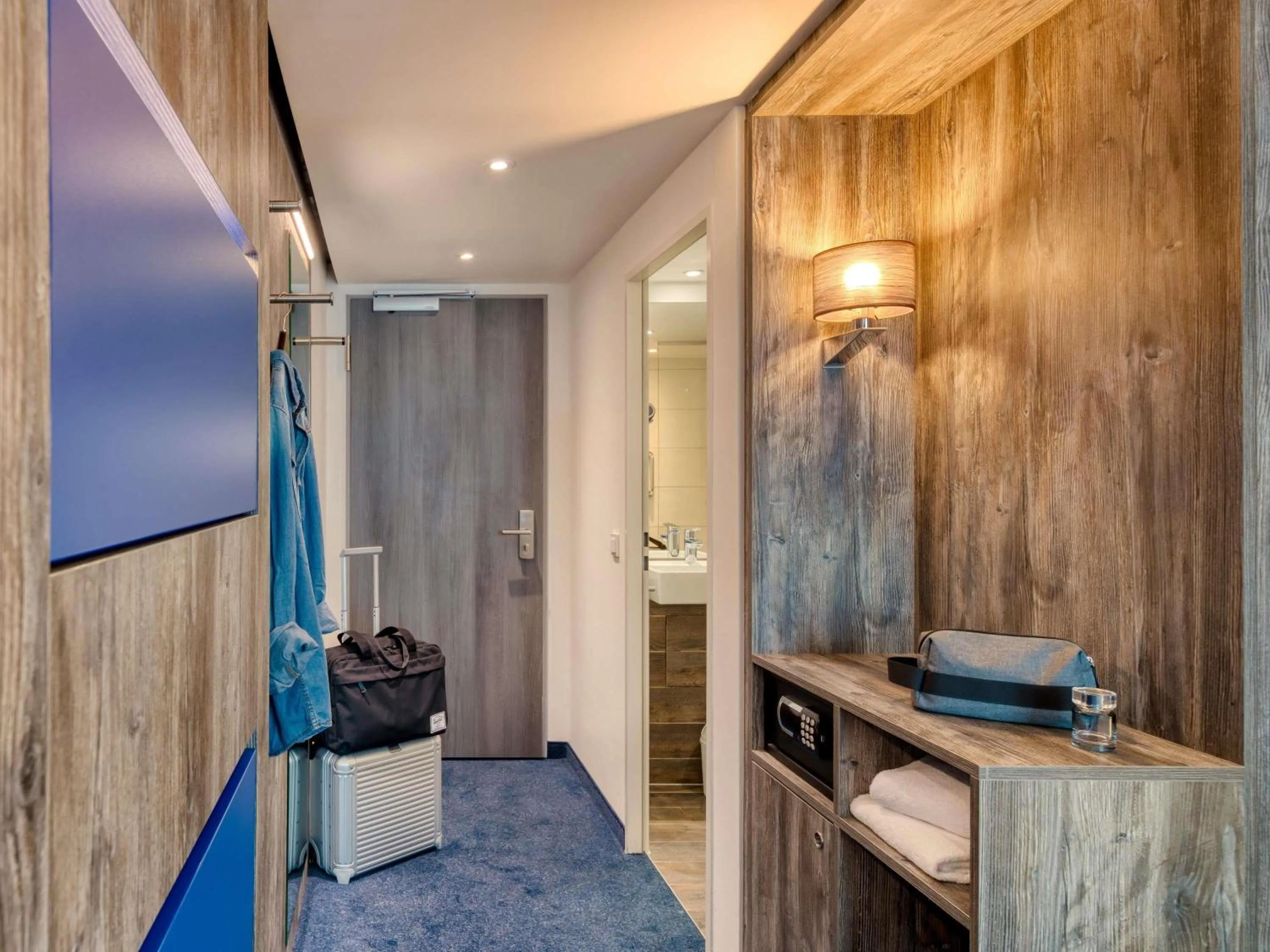 Bedroom in ibis Styles Tuebingen