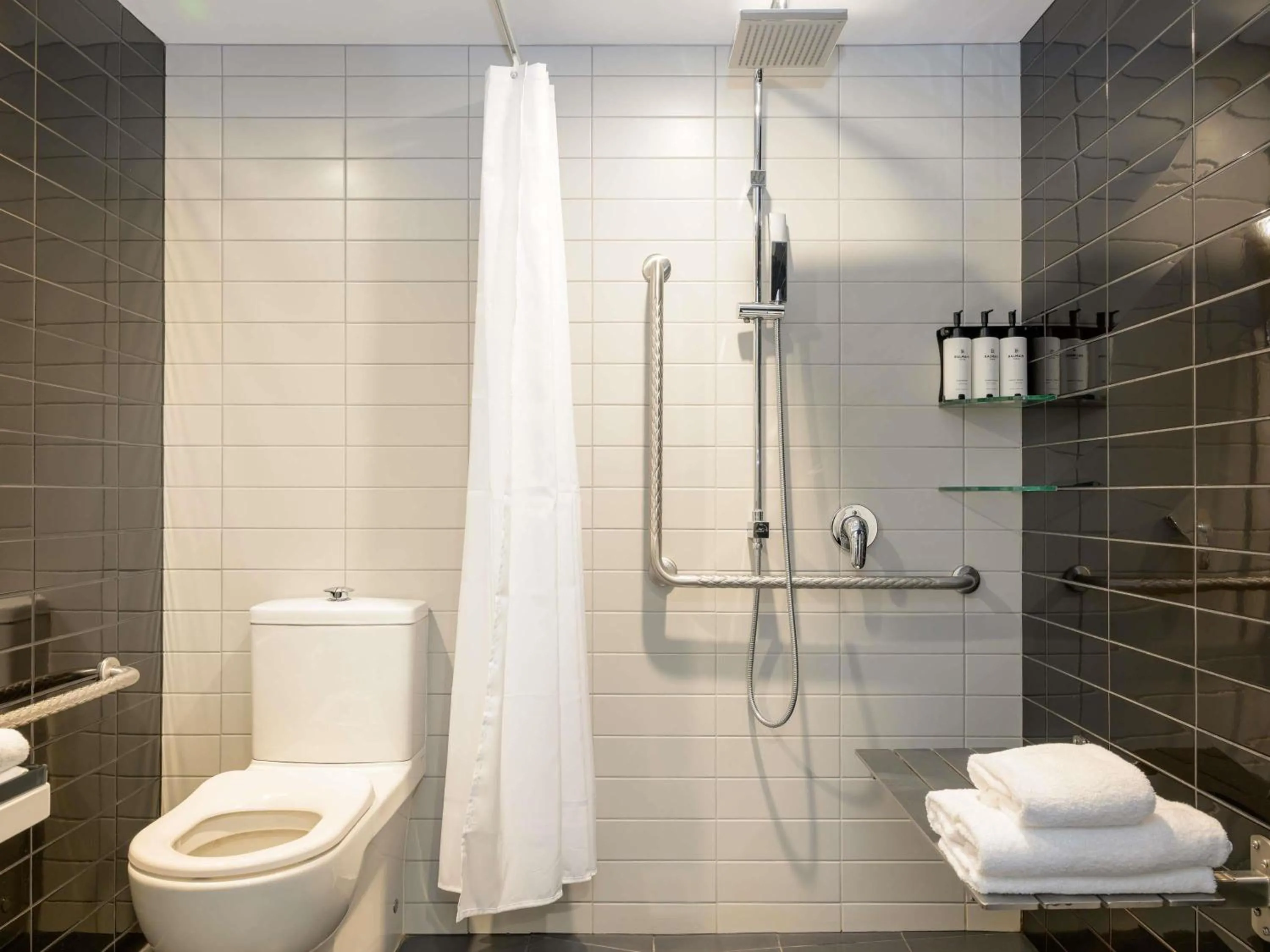 Bedroom in Sofitel Wellington